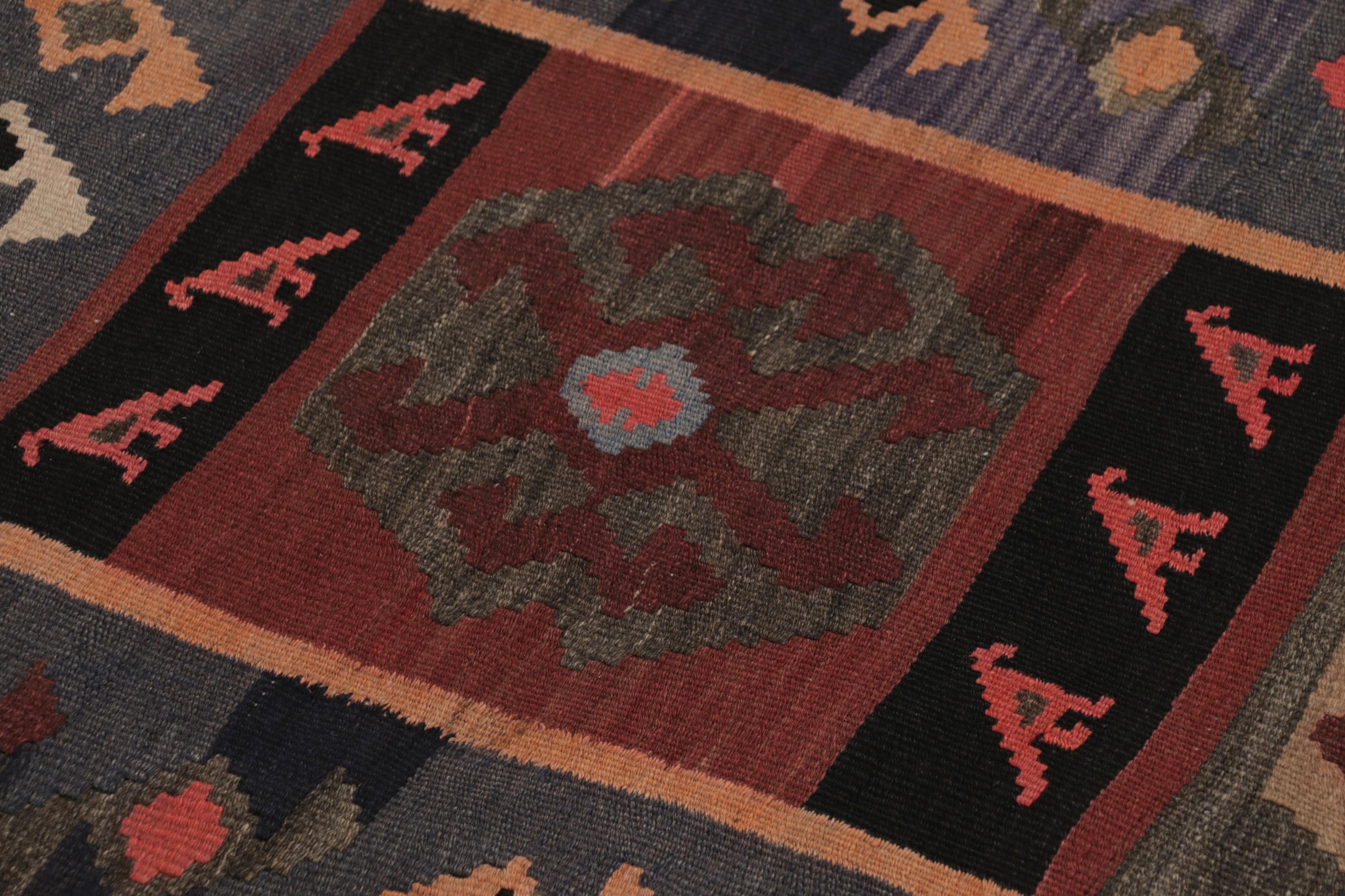 Vintage Zanjan Persisch Kilim Läufer Teppich, Grau mit Stammesmotiven - Rug & Kilim (Wolle) im Angebot