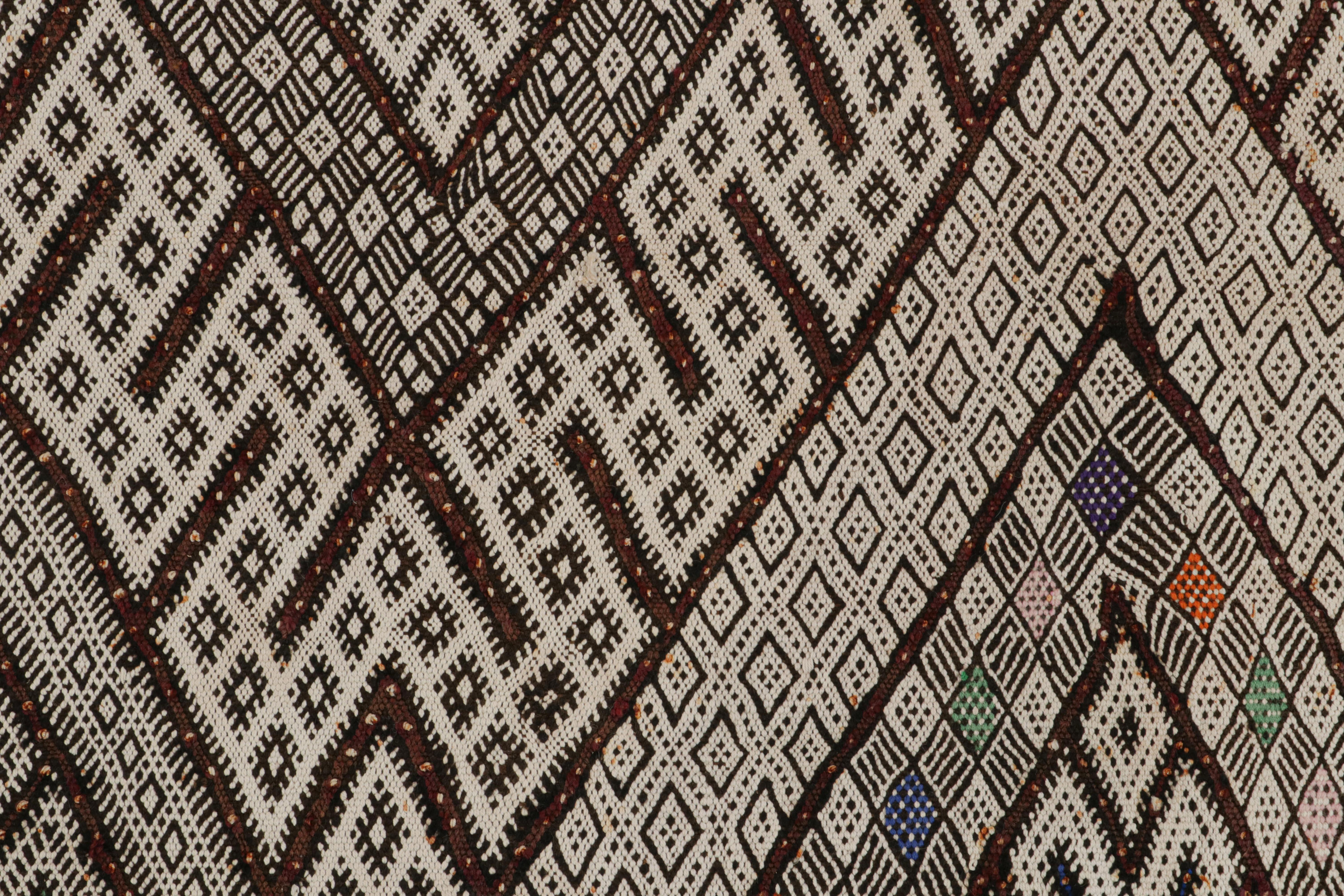 Milieu du XXe siècle Tapis Kilim et tapis de couloir marocain Zayane, de style berbère, de Rug & Kilim en vente