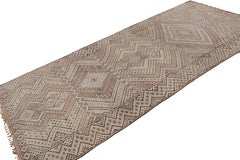 Vintage Zayane Moroccan Kilim in bianco e marrone con motivi tribali di Rug & Kilim
