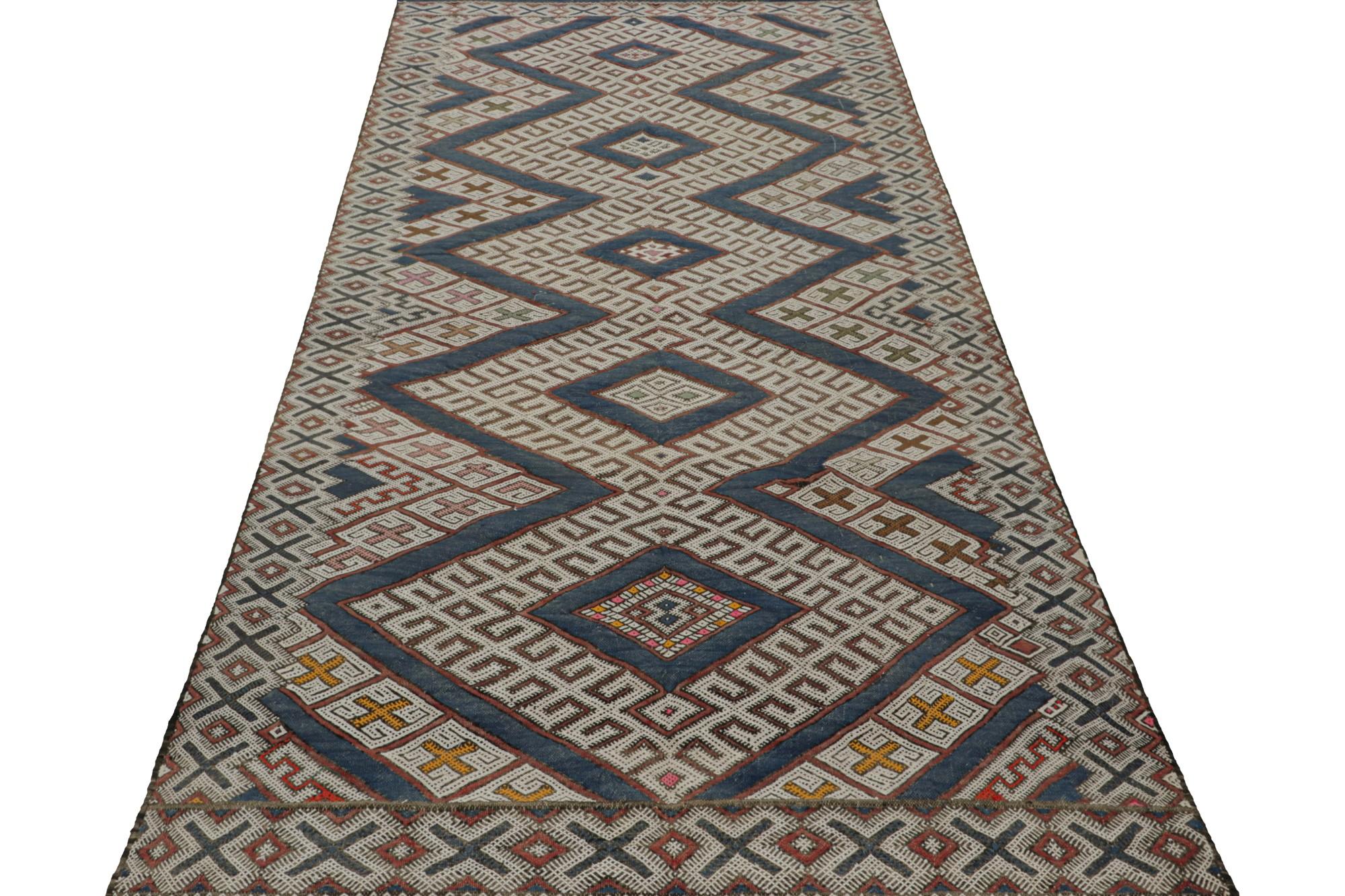 Hand-Woven Vintage Zayane Moroccan Kilim Rug, with Geometric Patterns, from Rug & Kilim For Sale