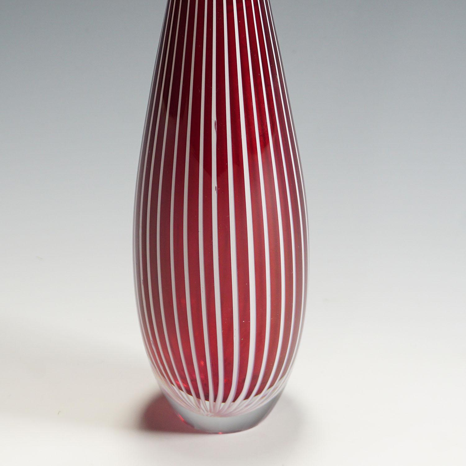 Swedish Vintage Zebra Art Glass Vase by Vicke Lindstrand for Kosta 1960s For Sale