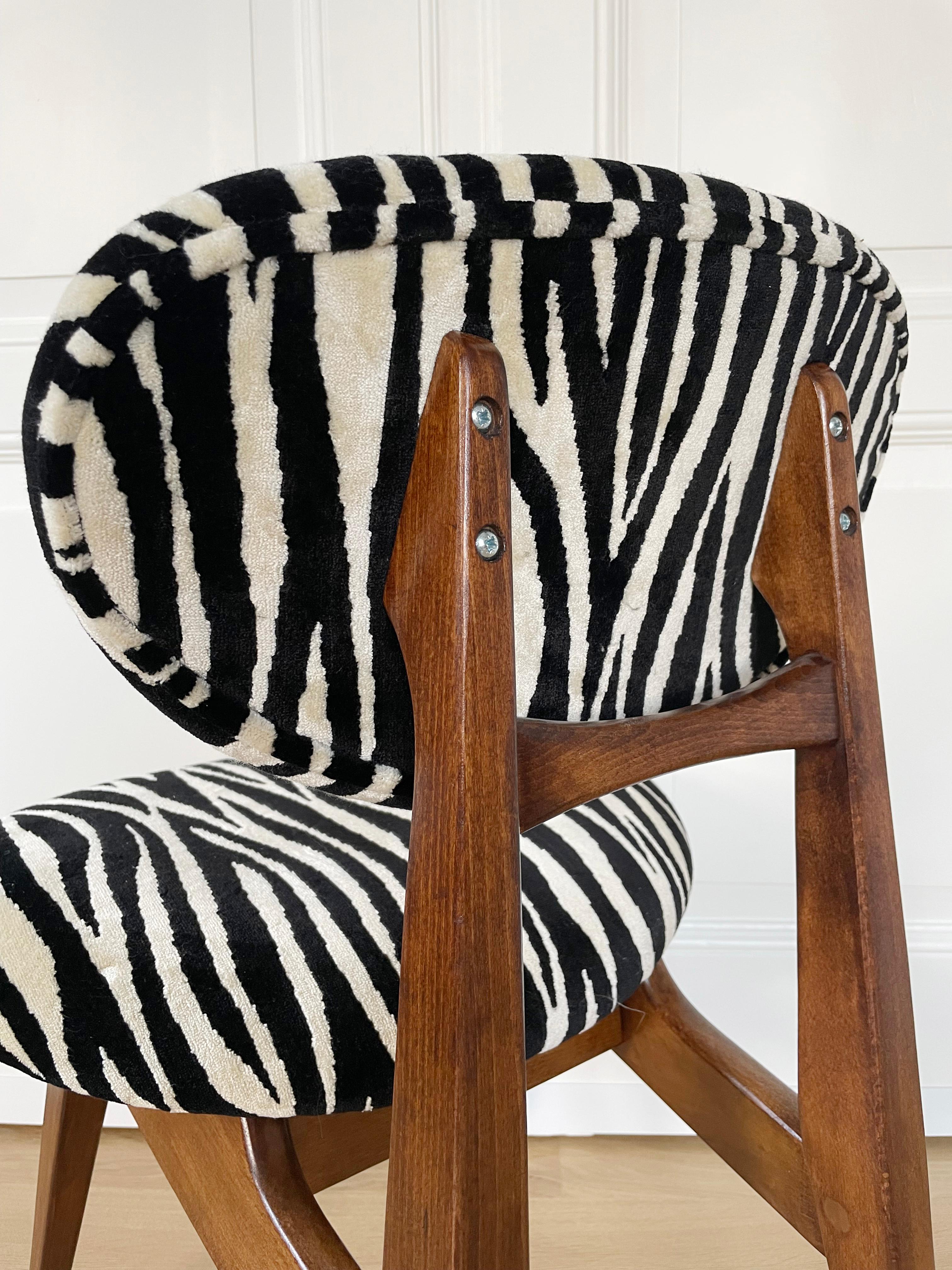 Mid century, vintage Zebra Chair, Type 200/128, by J. Kedziorek, Europe, 1960s For Sale 5