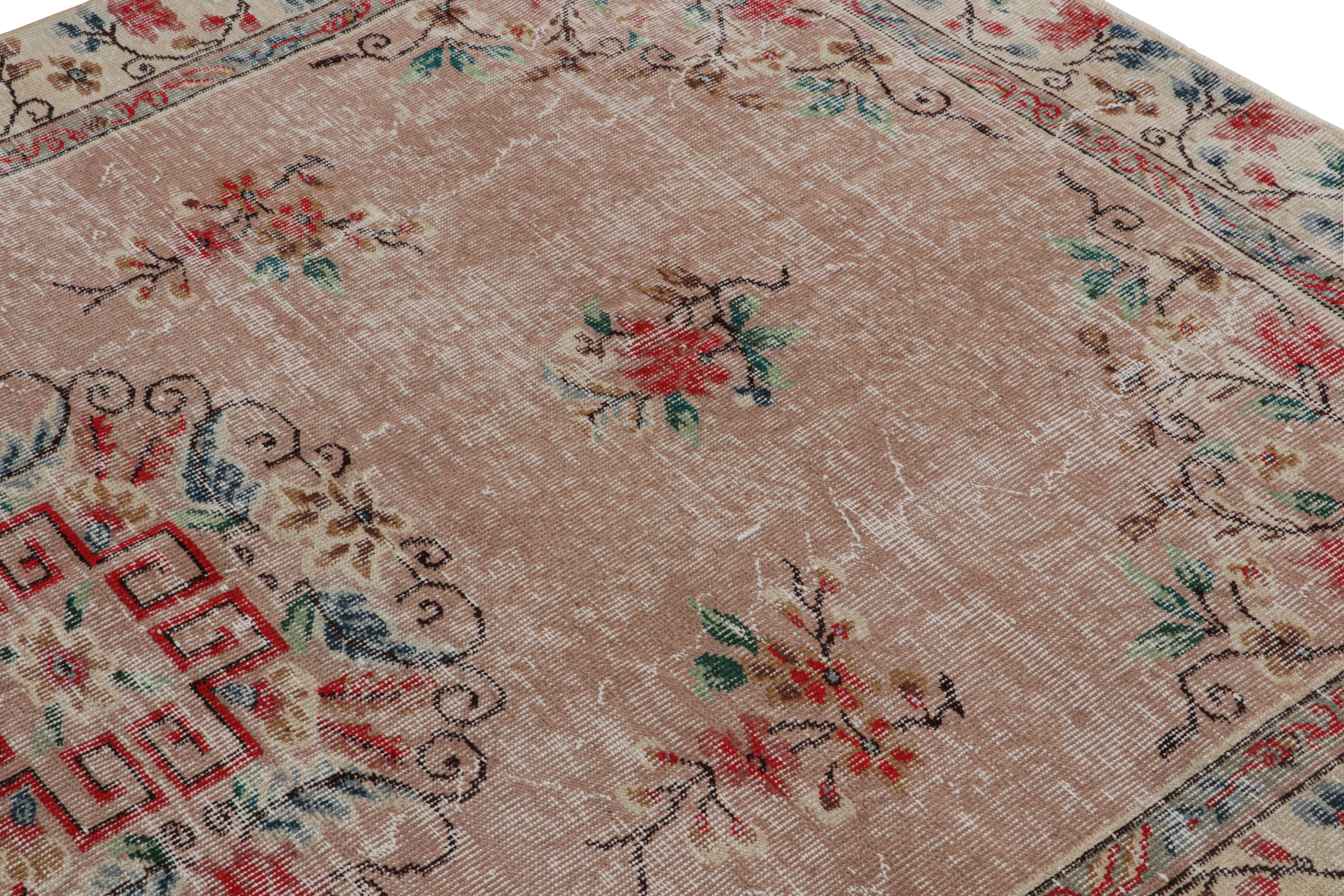 Vintage Zeki Müren Art Deco Teppich in Rosa mit Blumenmedaillon, von Rug & Kilim im Zustand „Gut“ im Angebot in Long Island City, NY