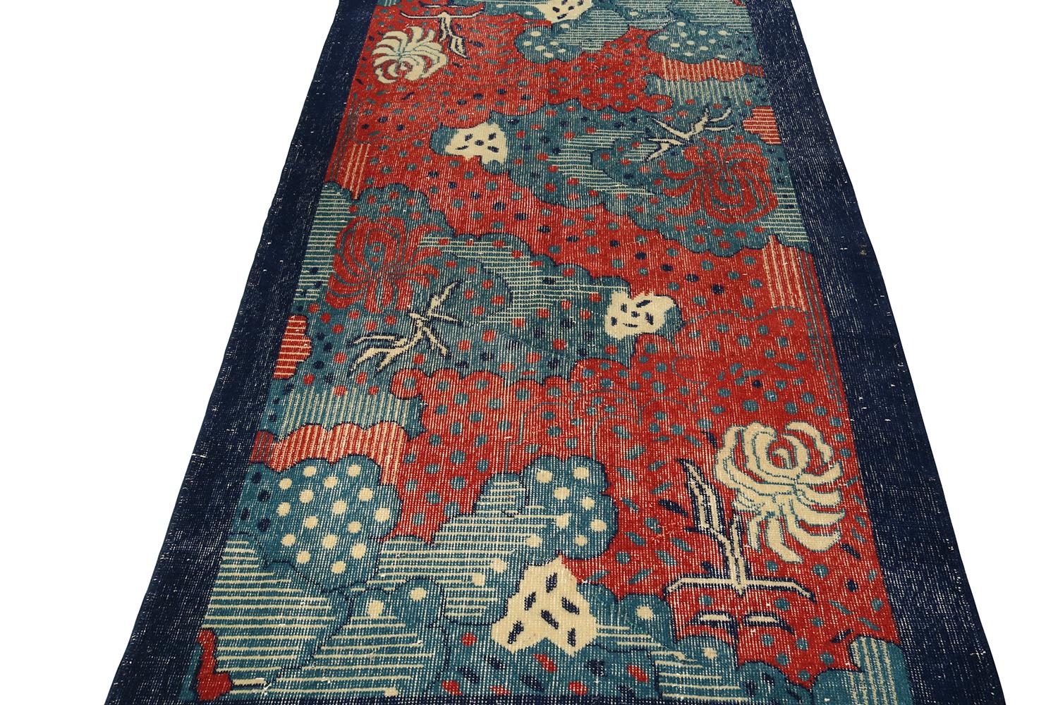 This vintage 4x7 rug is a new addition to Rug & Kilim’s mid-century Pasha Collection. This line is a commemoration, with rare curations we believe to hail from multidisciplinary Turkish designer Zeki Müren.

Further on the Design:

This design