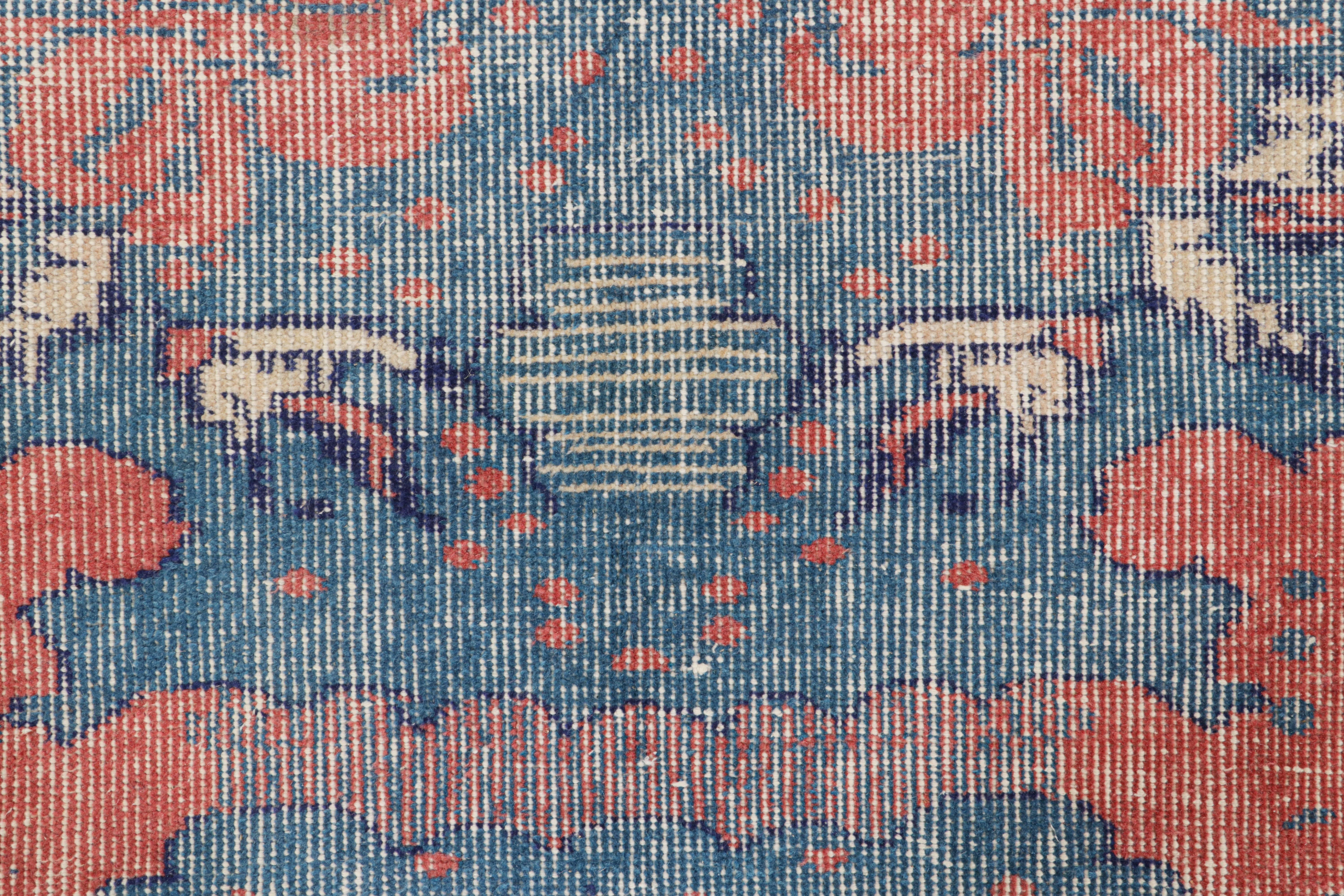 Art déco Vintage Zeki Müren Art Deco Rug in Red with Abstract Patterns from Rug & Kilim en vente