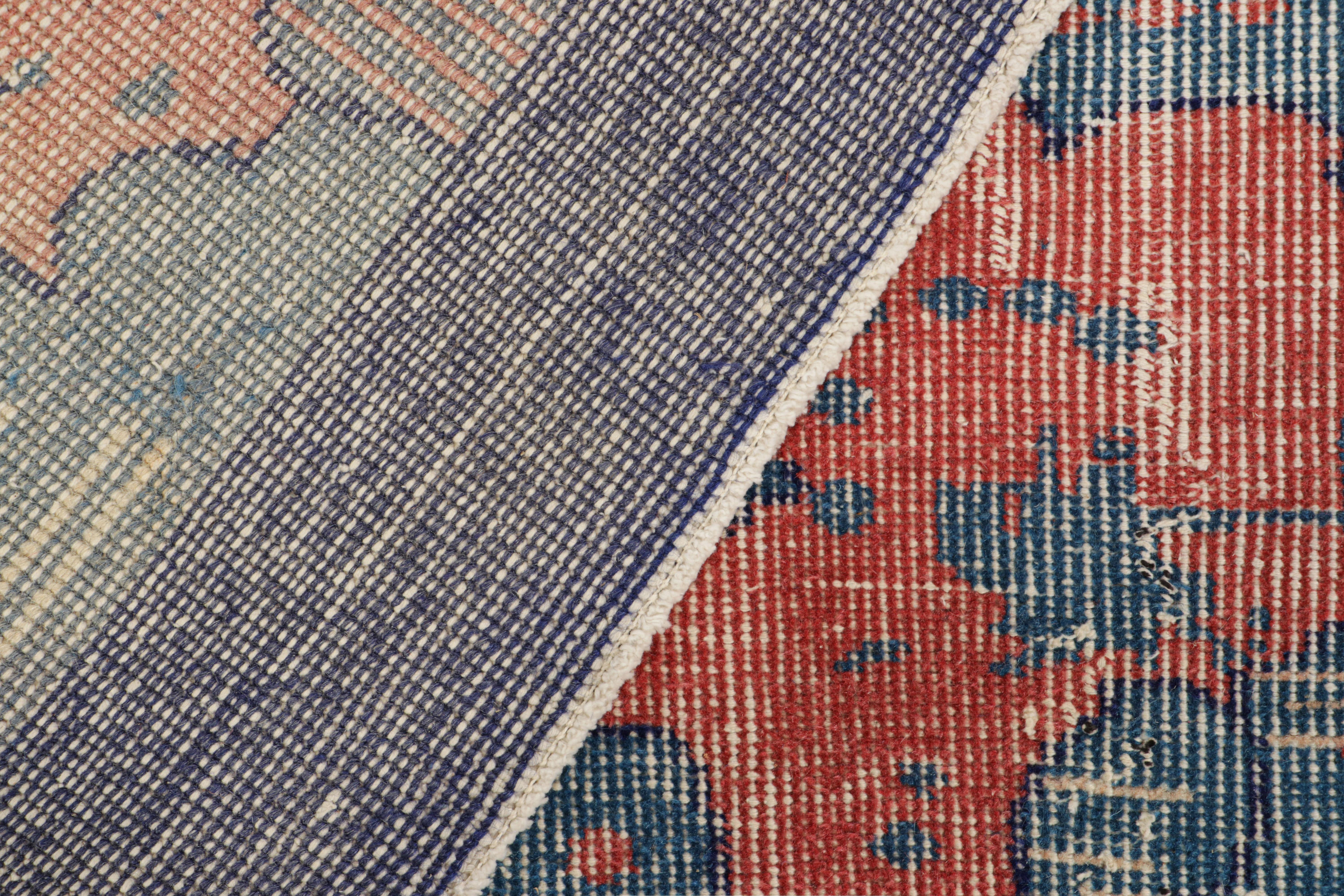 Milieu du XXe siècle Vintage Zeki Müren Art Deco Rug in Red with Abstract Patterns from Rug & Kilim en vente