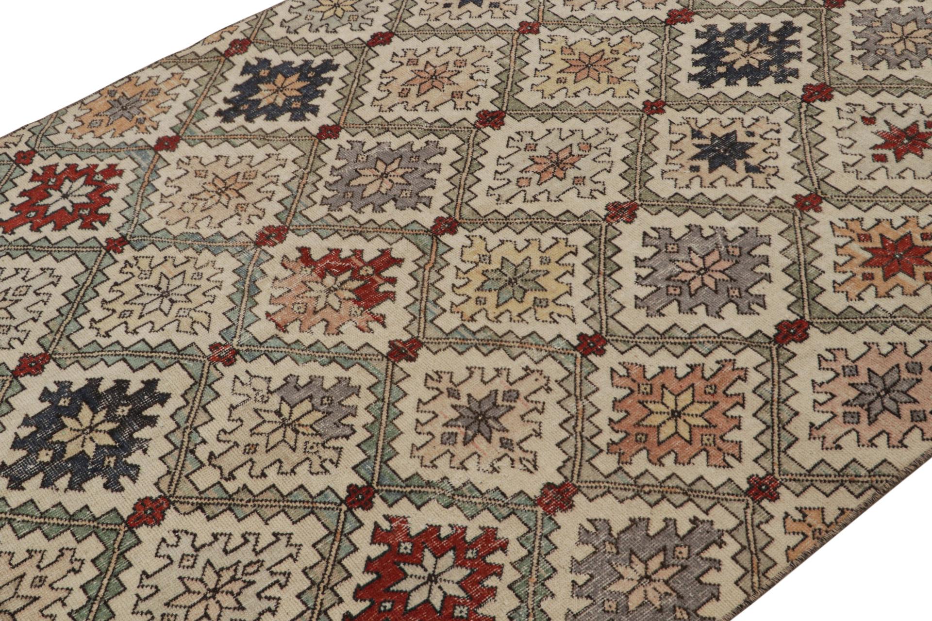 Vintage Zeki Müren Art-Deco-Teppich mit geometrischen Mustern, von Rug & Kilim (Türkisch) im Angebot