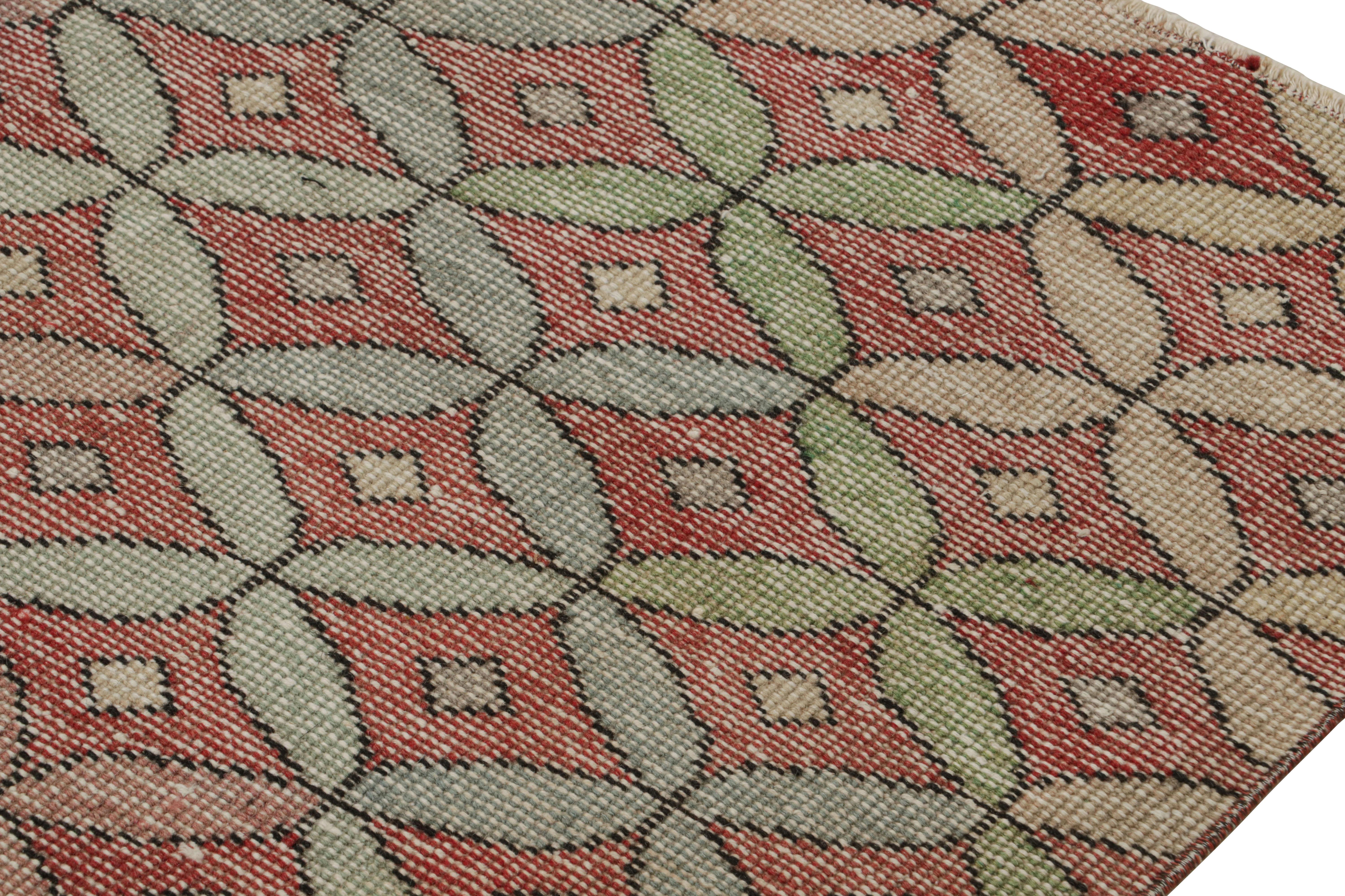 Annodato a mano Tappeto vintage Zeki Müren Art Deco Runner in rosso con tralicci, da Rug & Kilim in vendita