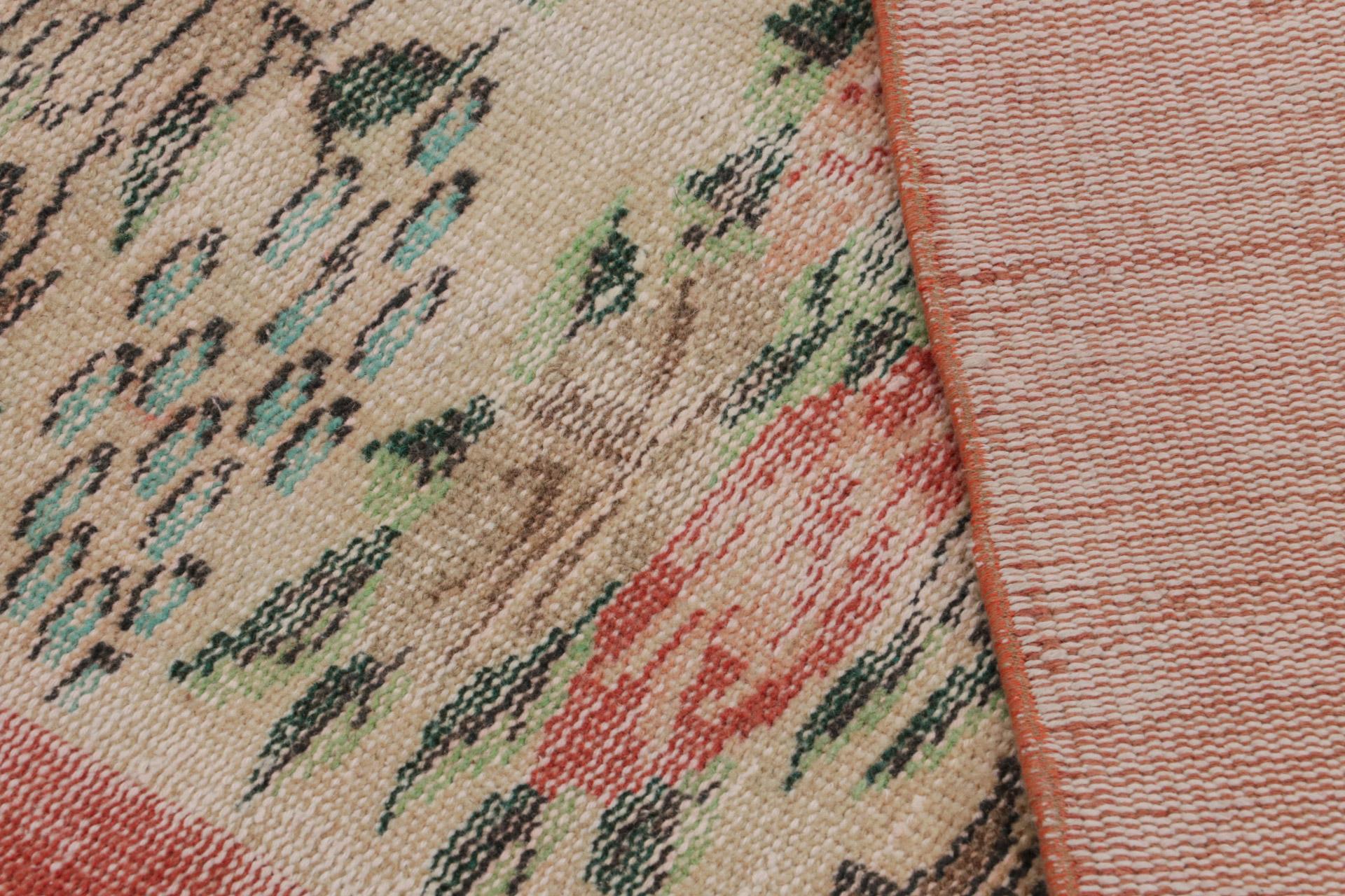 Vintage Zeki Müren European Style Rug, mit Blumenmustern, form Rug & Kilim (Wolle) im Angebot