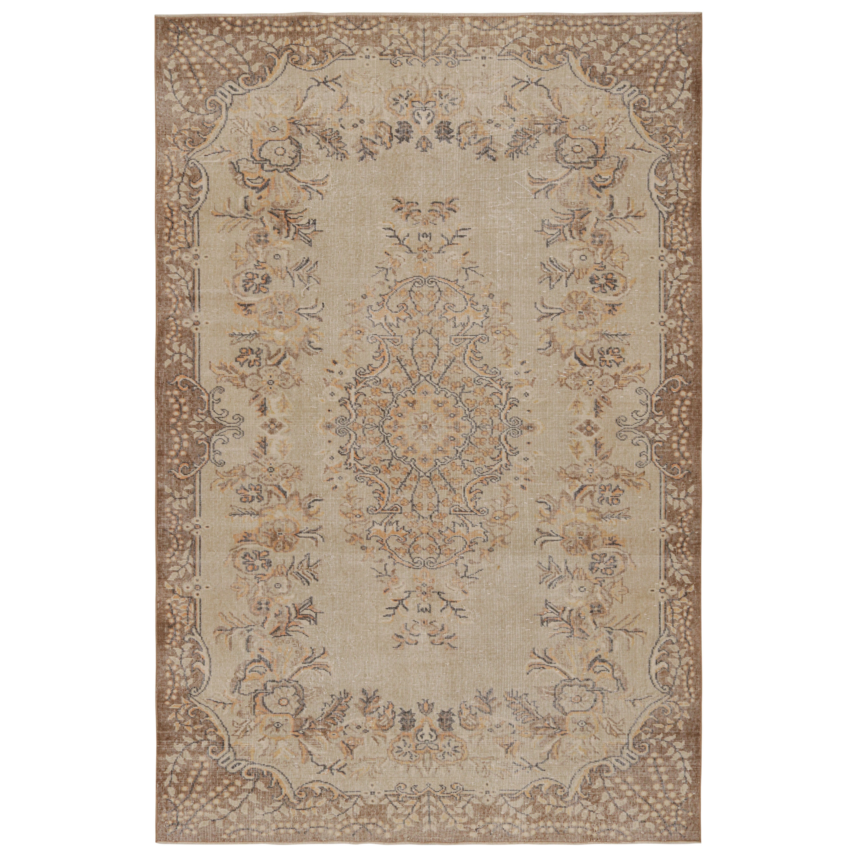 Vintage Zeki Müren European Style Rug, mit Blumenmustern, form Rug & Kilim