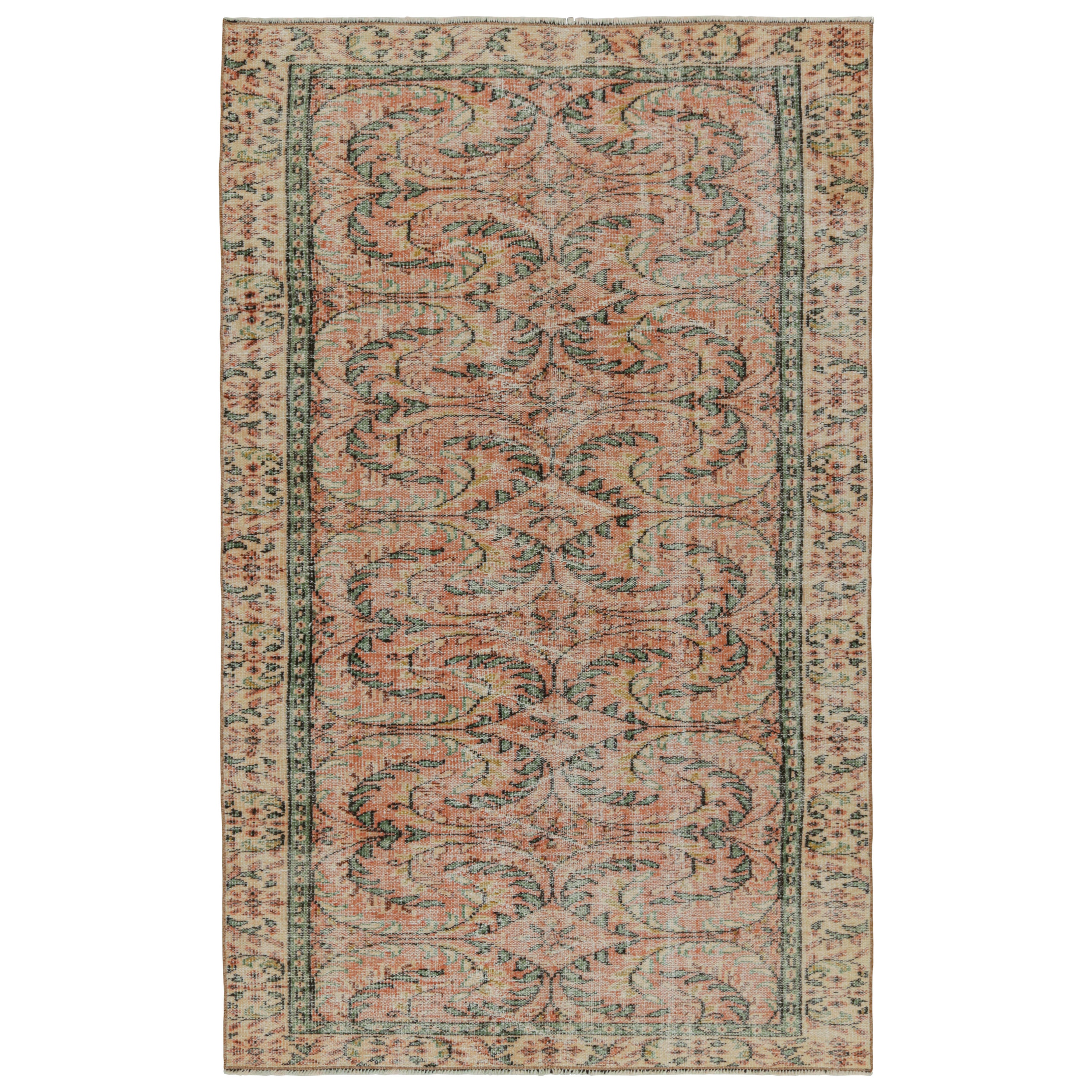 Vintage Zeki Müren European Style Rug, mit Blumenmustern, form Rug & Kilim