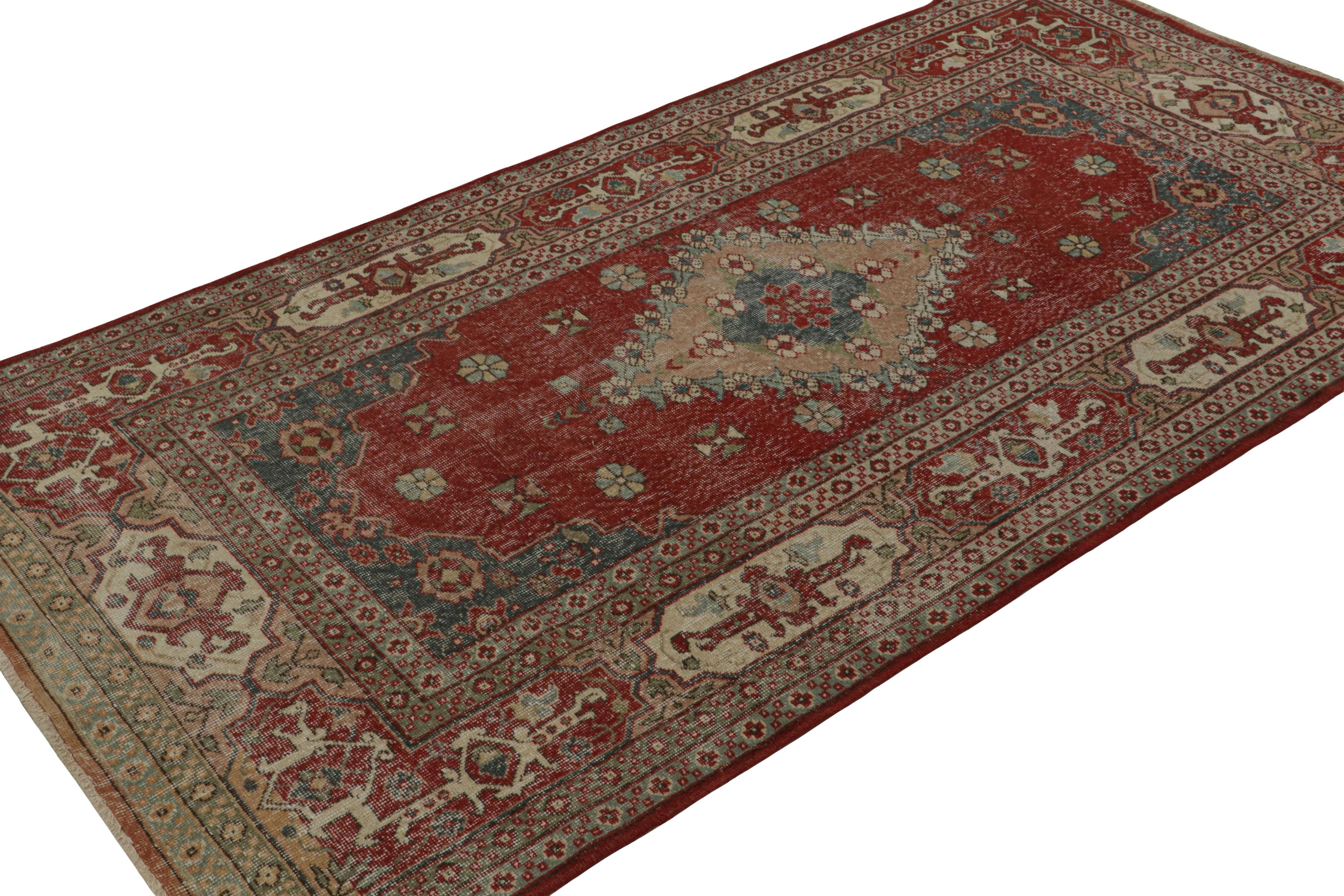 Hand-knotted in wool, circa 1960 - 1970, this 5x9 vintage Müren rug is an exciting new addition to Rug & Kilim Mid-century Pasha Collection. Its design is believed to have been inspired from traditional styles and Oriental rugs, particularly Persian