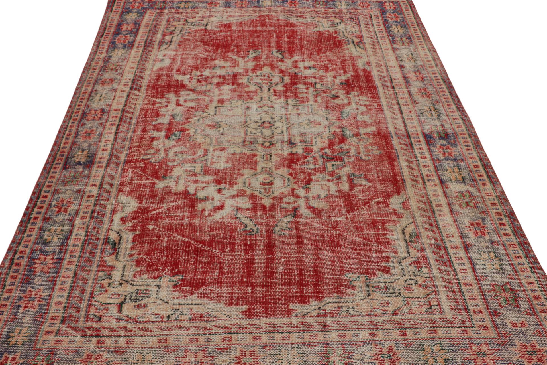 Heriz Serapi Vintage Zeki Müren Persian Style Rug with Central Medallion, from Rug & Kilim For Sale