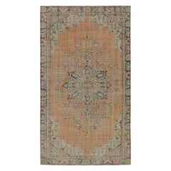 Tappeto vintage in stile persiano Zeki Müren con medaglione centrale, da Rug & Kilim
