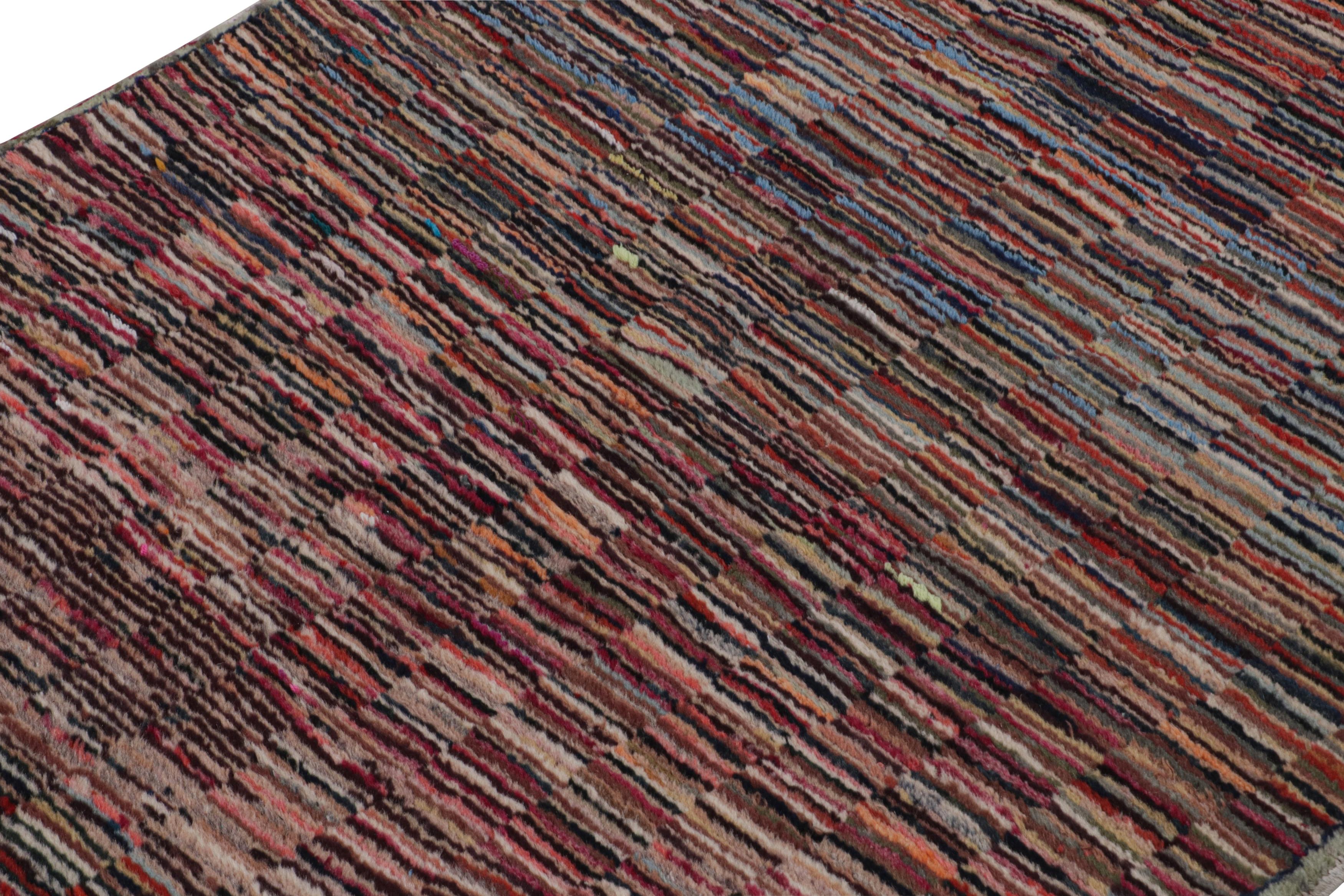 Polychromer Vintage-Teppich aus Zeki-Wandteppich, mit geometrischen Mustern, von Rug & Kilim (Handgeknüpft) im Angebot