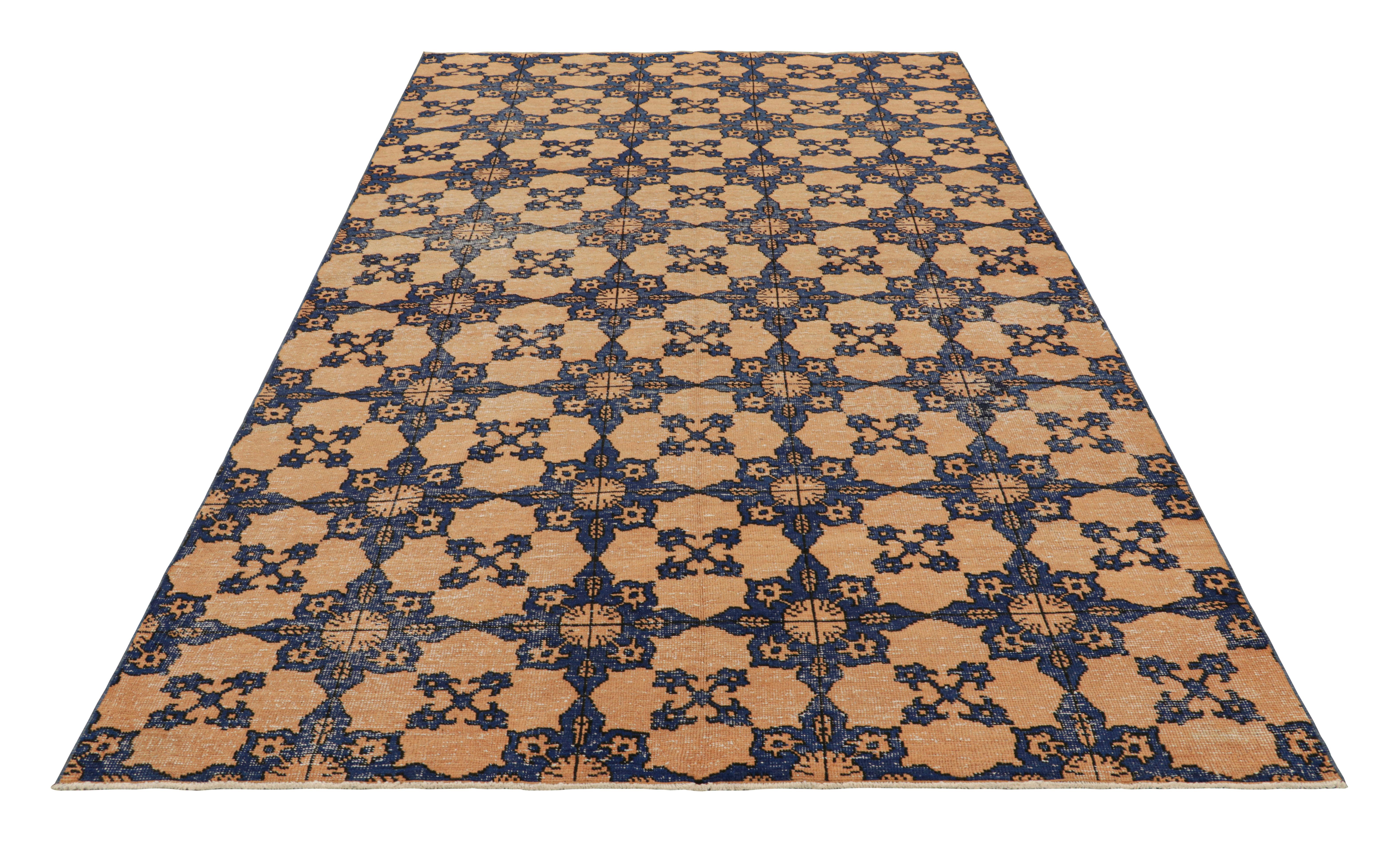 Vintage Zeki Müren Rug in Beige and Blue Geometric Medallions, from Rug & Kilim In Good Condition For Sale In Long Island City, NY