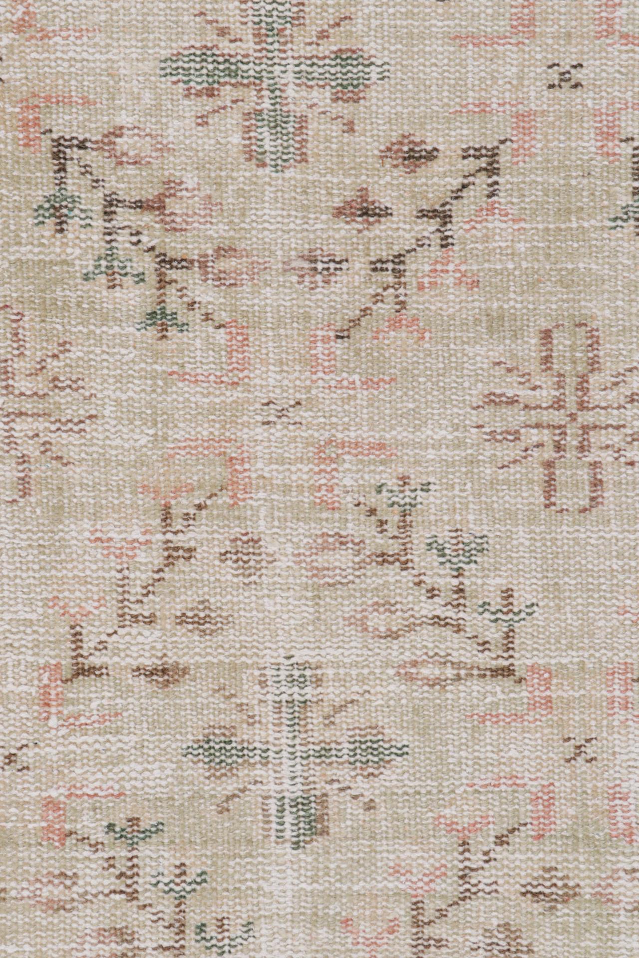 Vintage-Teppich Zeki Muren in Beige und Brown von Rug & Kilim (Mitte des 20. Jahrhunderts) im Angebot
