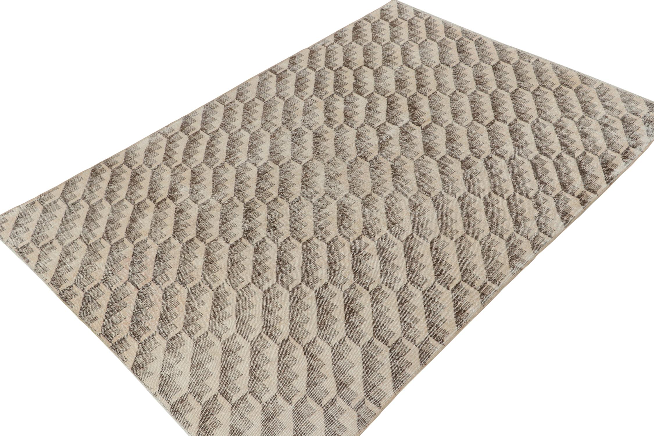 Vintage Zeki Müren Teppich in Beige und Braun Geometrisches Muster, von Rug & Kilim (Art déco) im Angebot