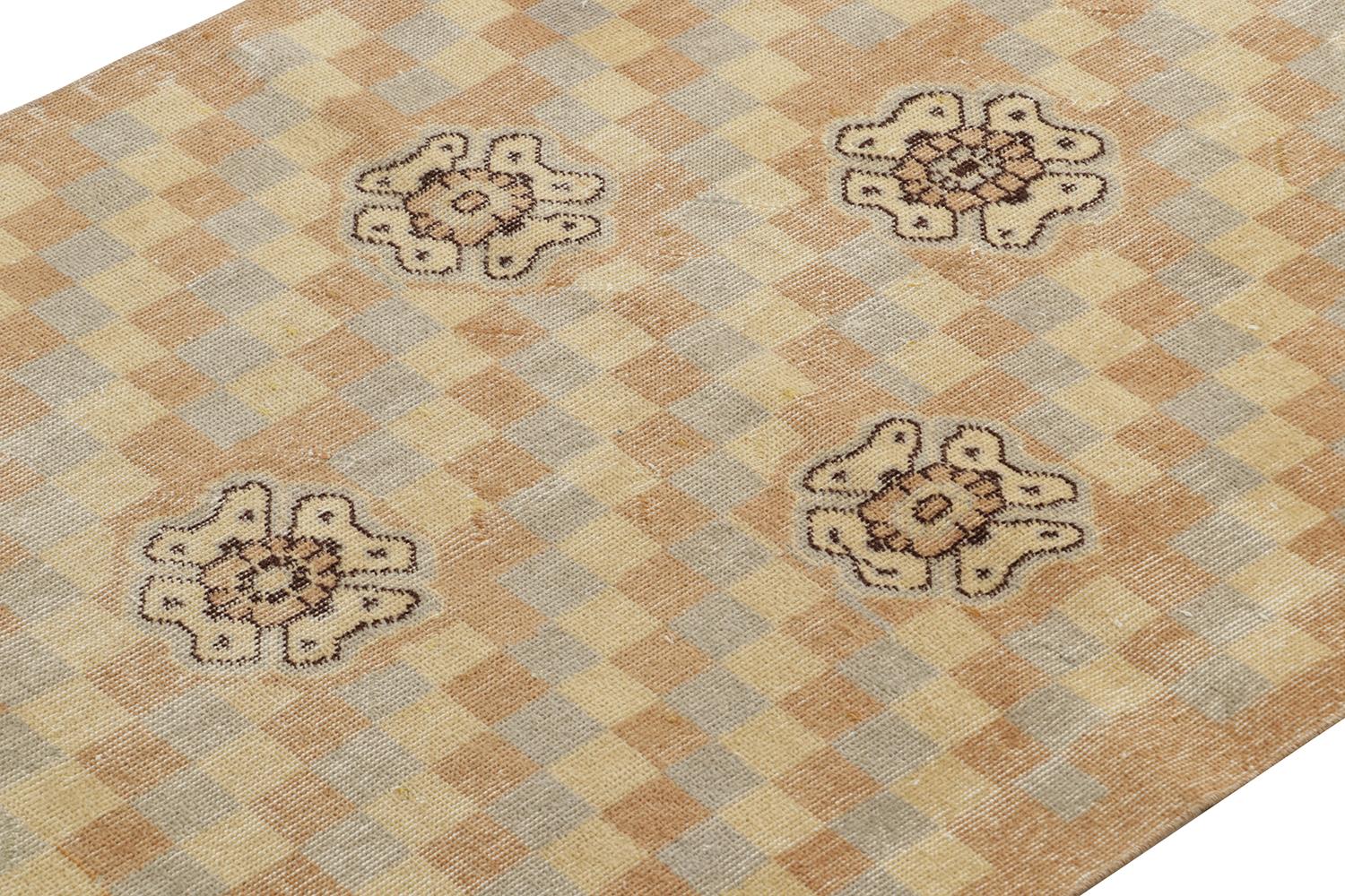 Vintage Zeki Müren Teppich in Beige-Braun und Grau Geometrisches Muster, von Rug & Kilim (Türkisch) im Angebot