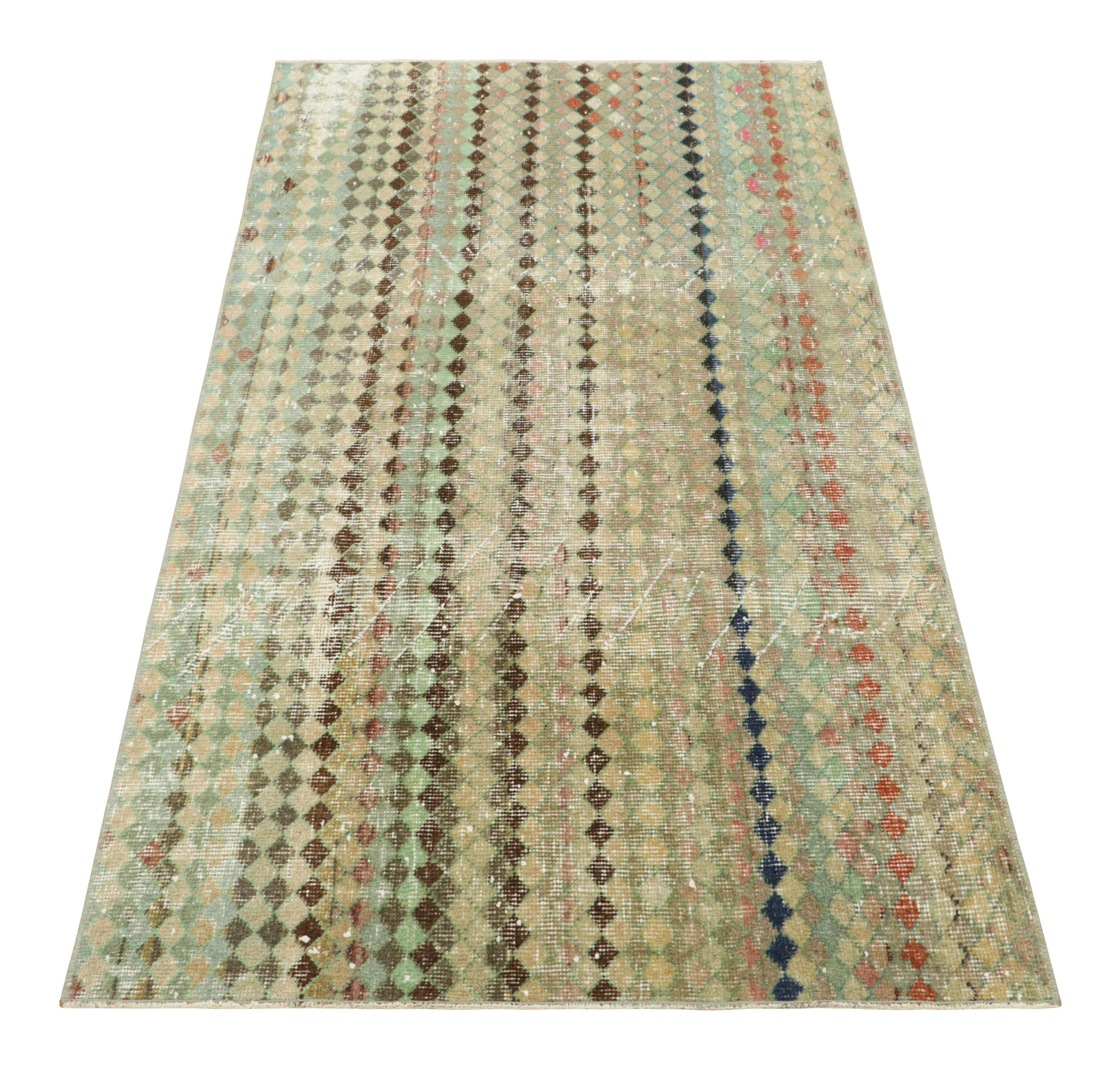 Vintage Zeki Müren Teppich in Beige-Braun mit geometrischem Muster  Rug & Kilim im Zustand „Gut“ im Angebot in Long Island City, NY