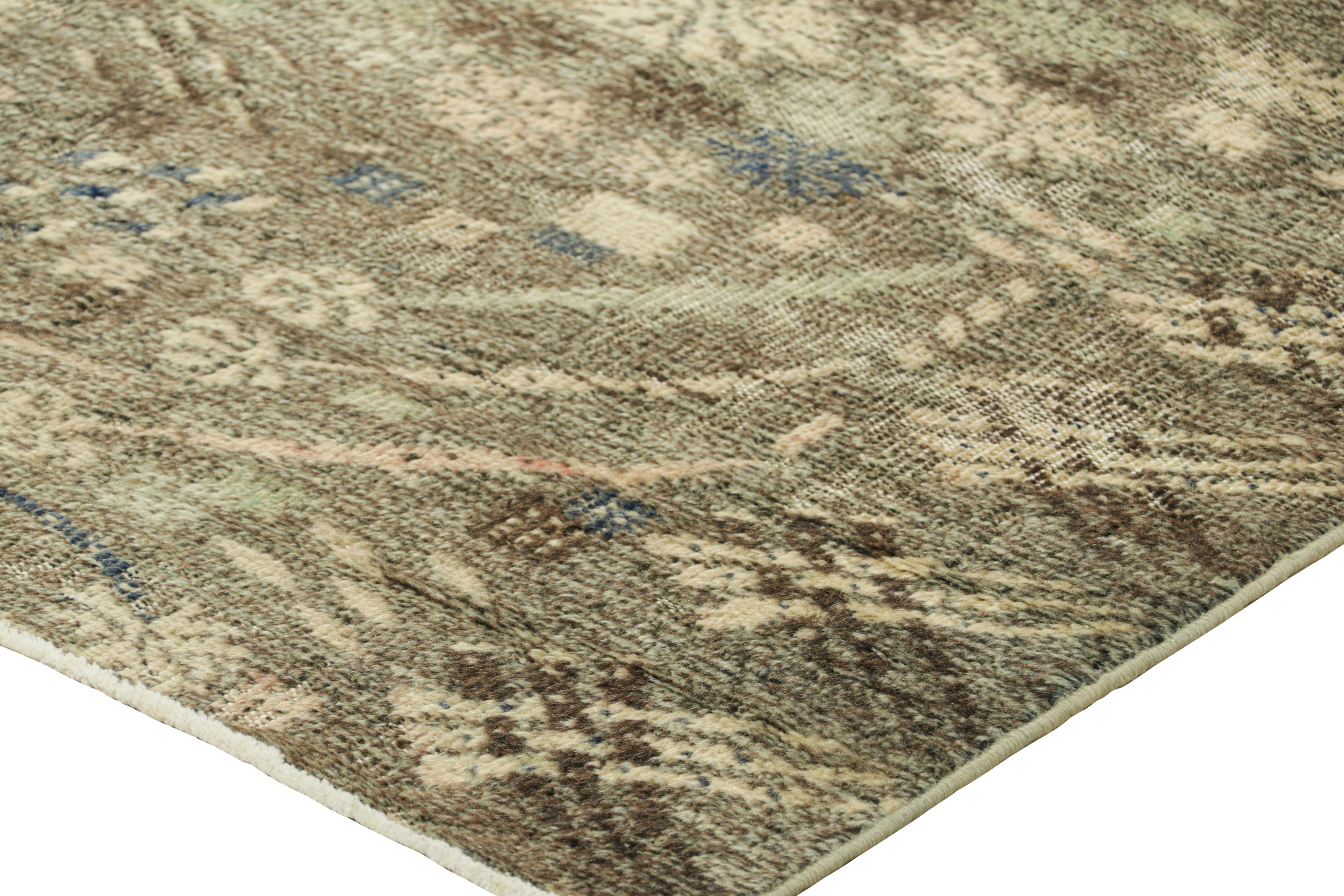 Mid-20th Century Vintage Zeki Müren Rug in Beige with Bright Abstract Patterns  Rug & Kilim For Sale