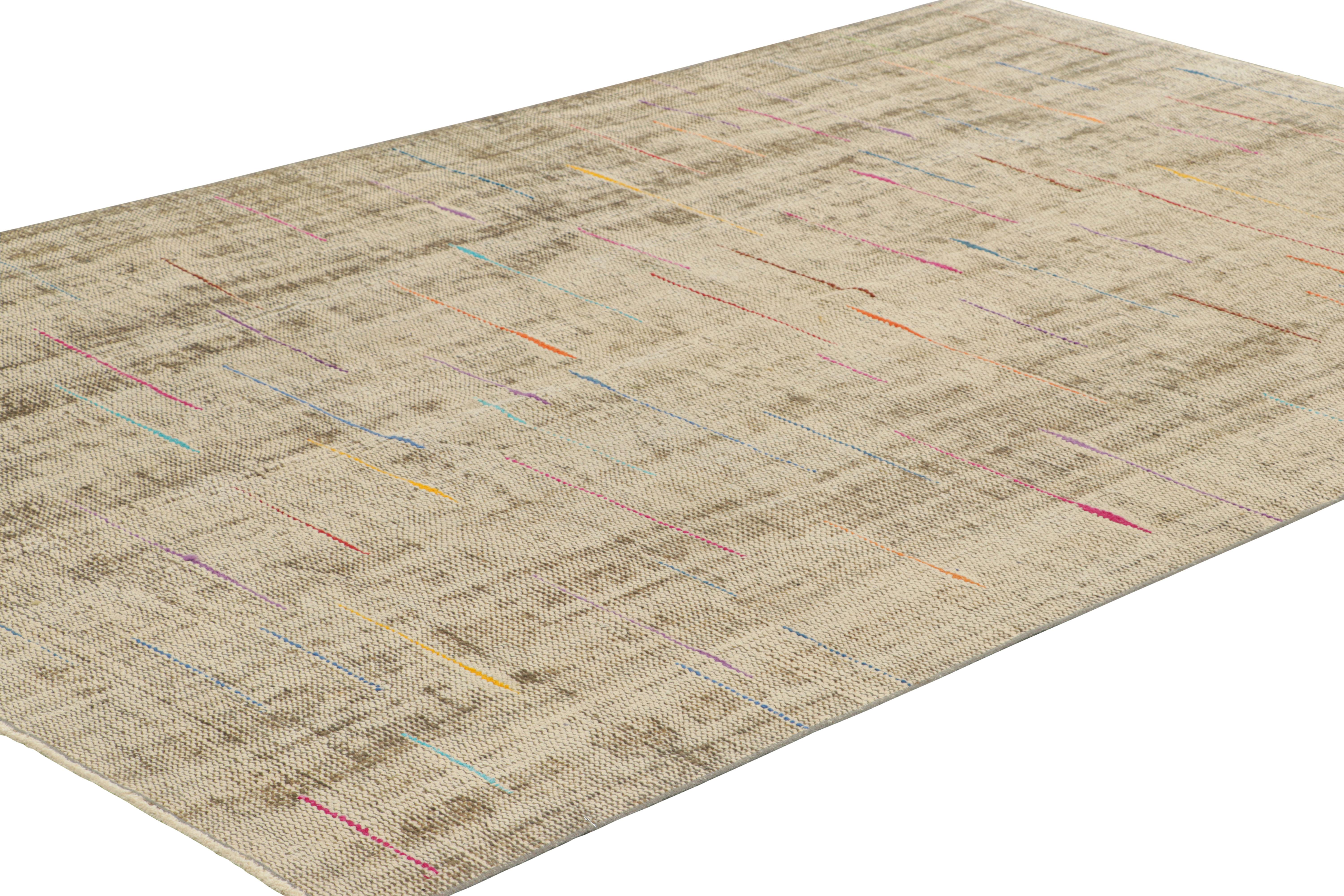 Vintage Zeki Müren Teppich in Beige mit buntem geometrischem Muster von Rug & Kilim (Handgeknüpft) im Angebot