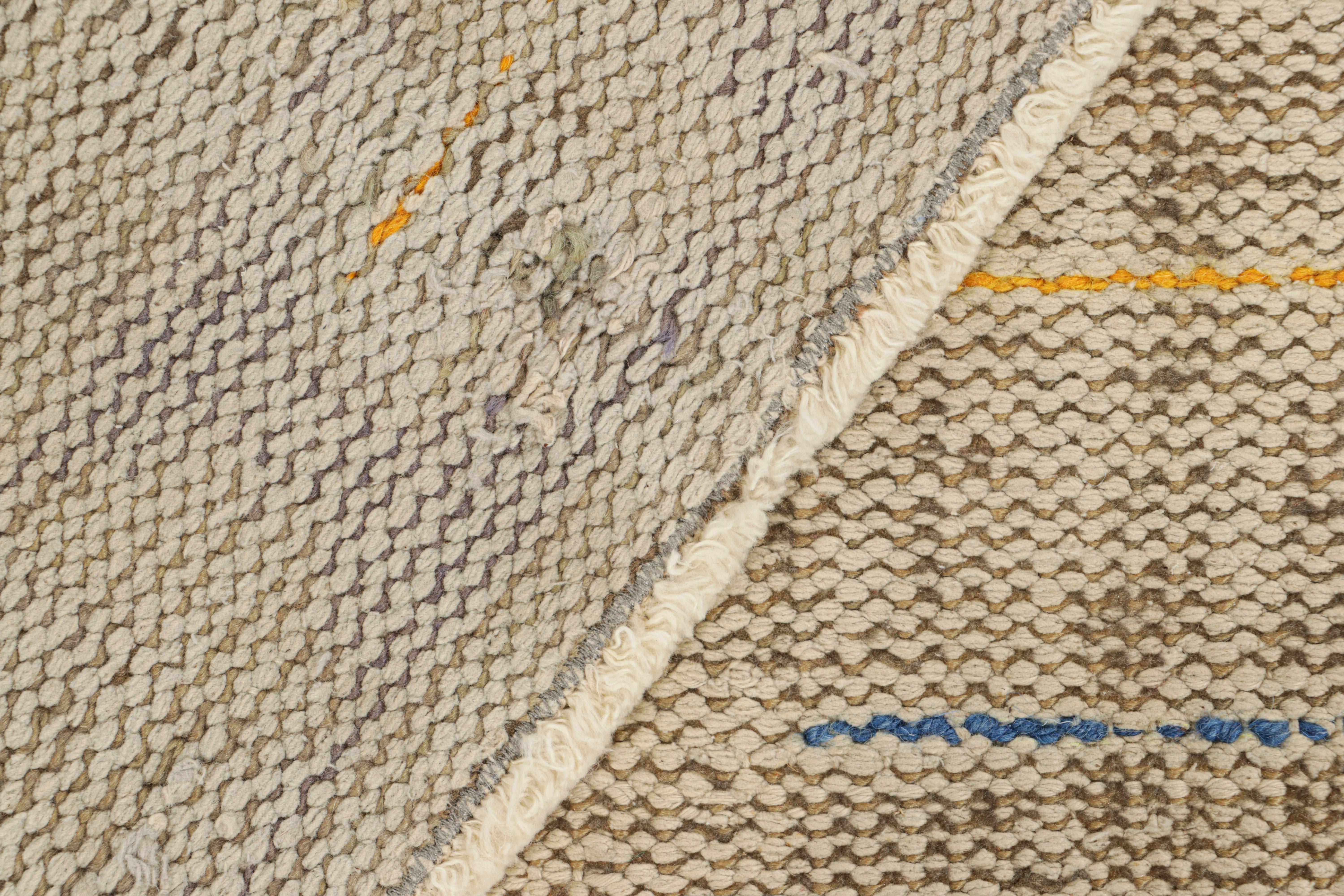 Vintage Zeki Müren Teppich in Beige mit buntem geometrischem Muster von Rug & Kilim (Wolle) im Angebot
