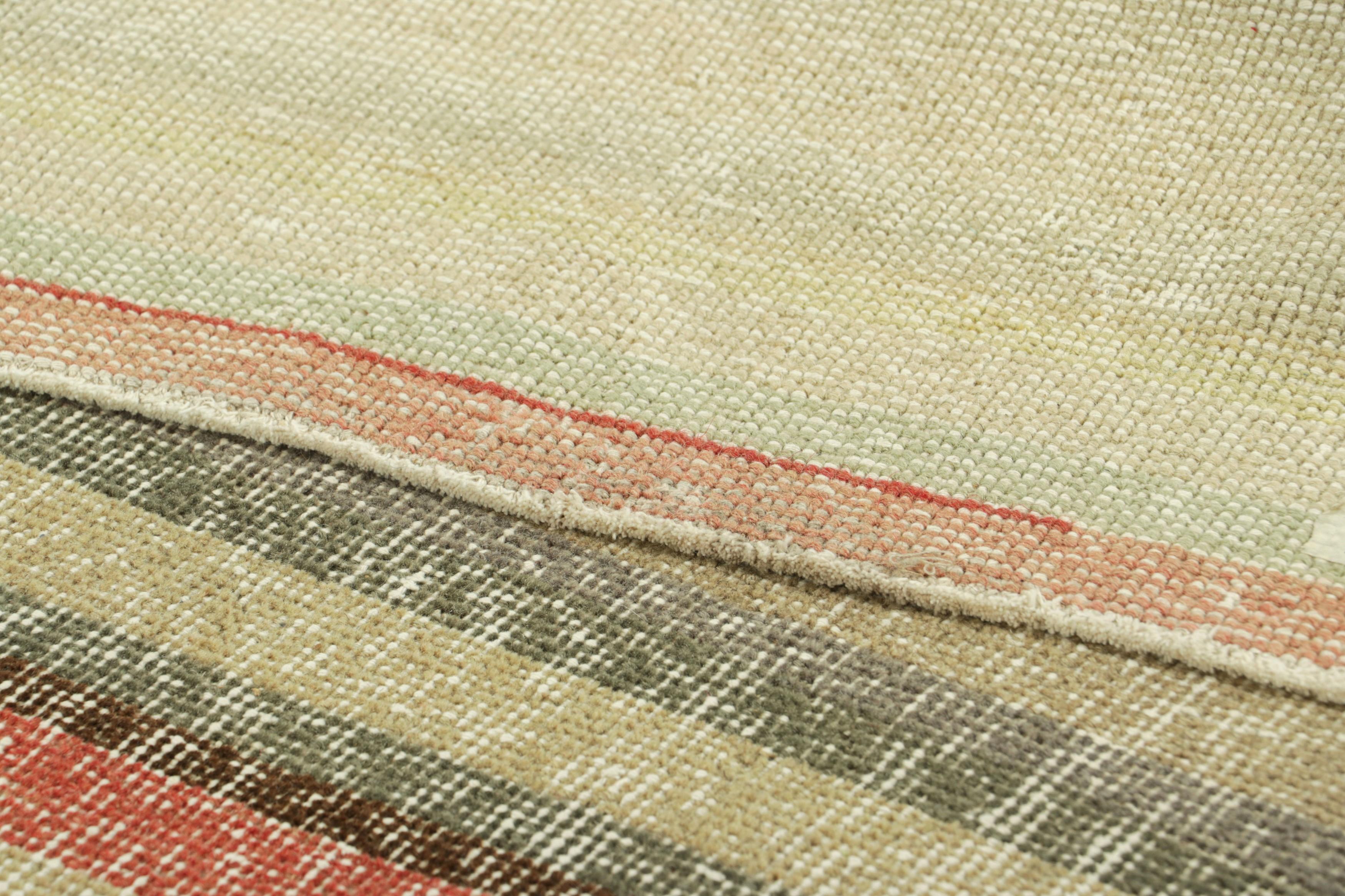 Vintage Zeki Müren Teppich in Beige mit bunten, geometrischen Streifen  Rug & Kilim (Wolle) im Angebot
