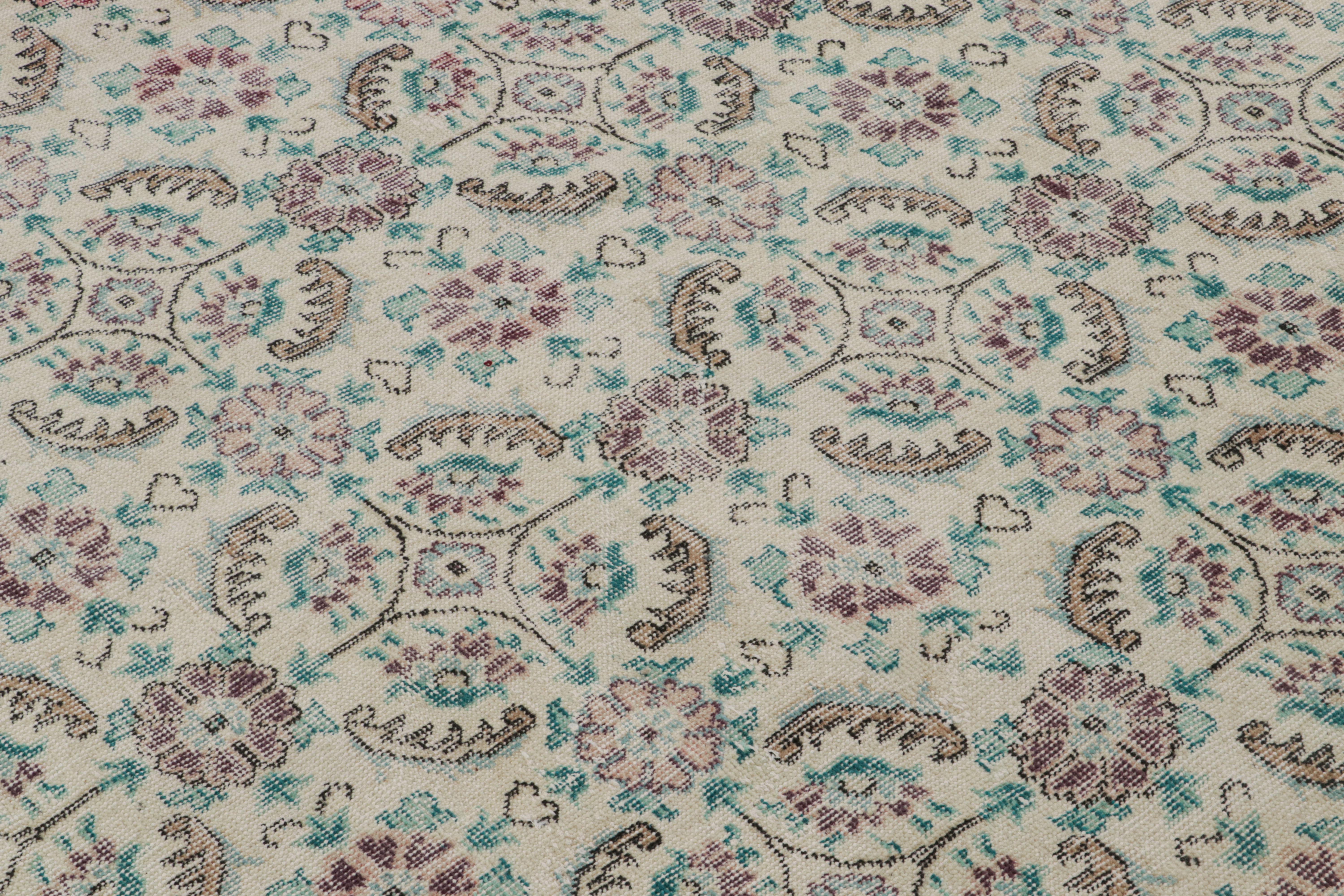 Vintage Zeki Müren Teppich in Beige mit floralen Mustern, von Rug & Kilim (Handgeknüpft) im Angebot