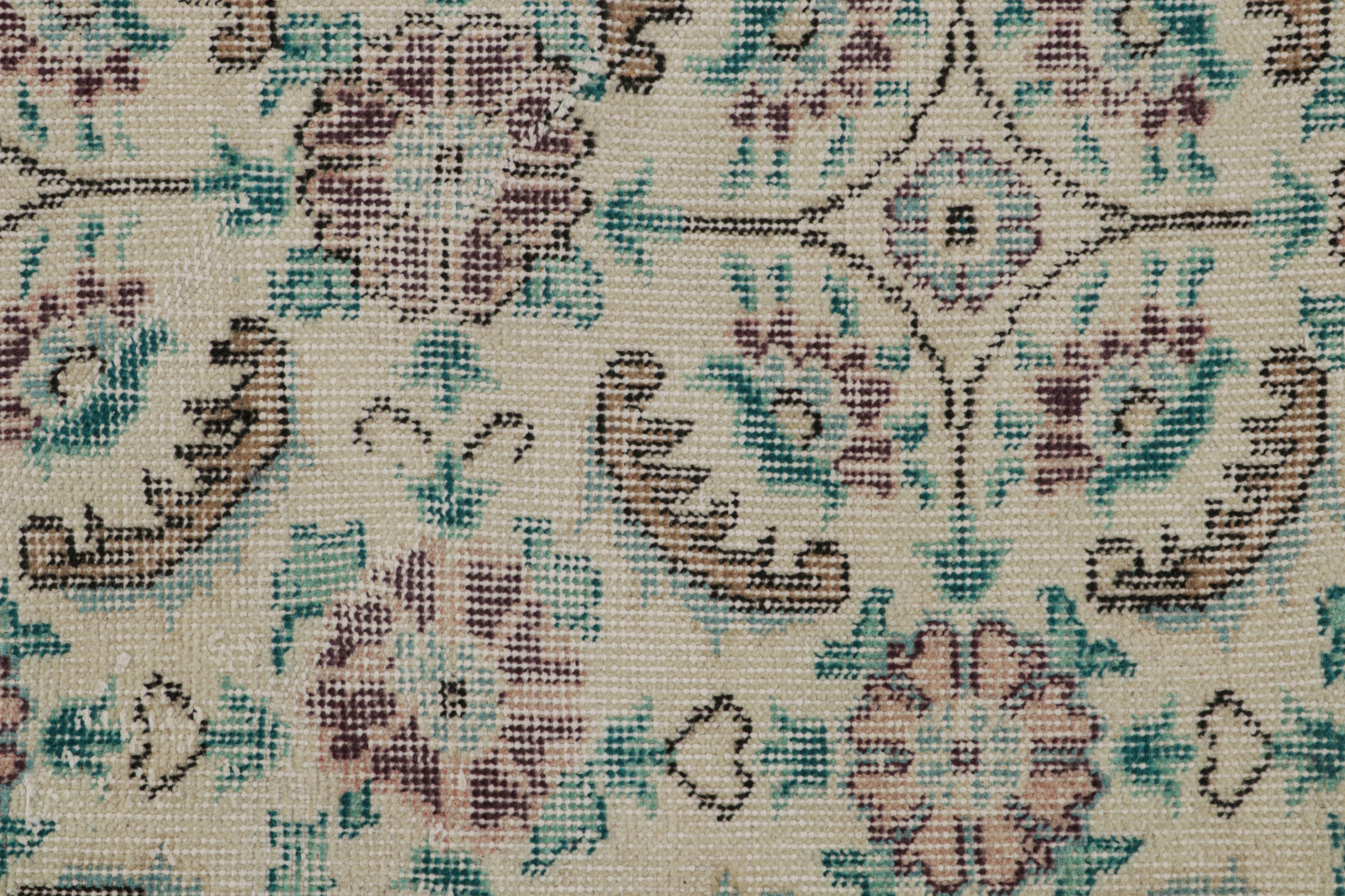 Vintage Zeki Müren Teppich in Beige mit floralen Mustern, von Rug & Kilim im Zustand „Gut“ im Angebot in Long Island City, NY