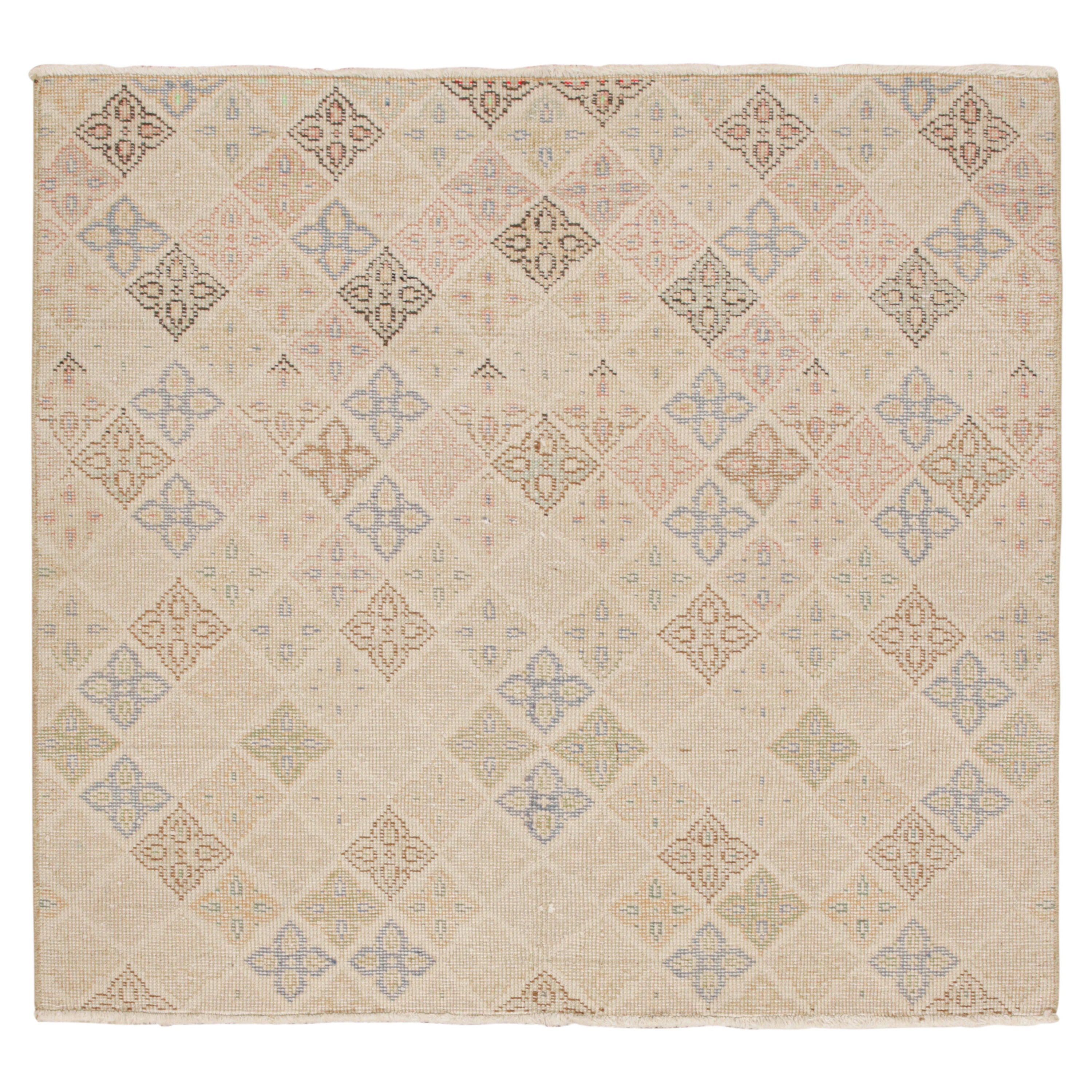 Vintage Zeki Müren Rug in Beige with Geometric Patterns by Rug & Kilim