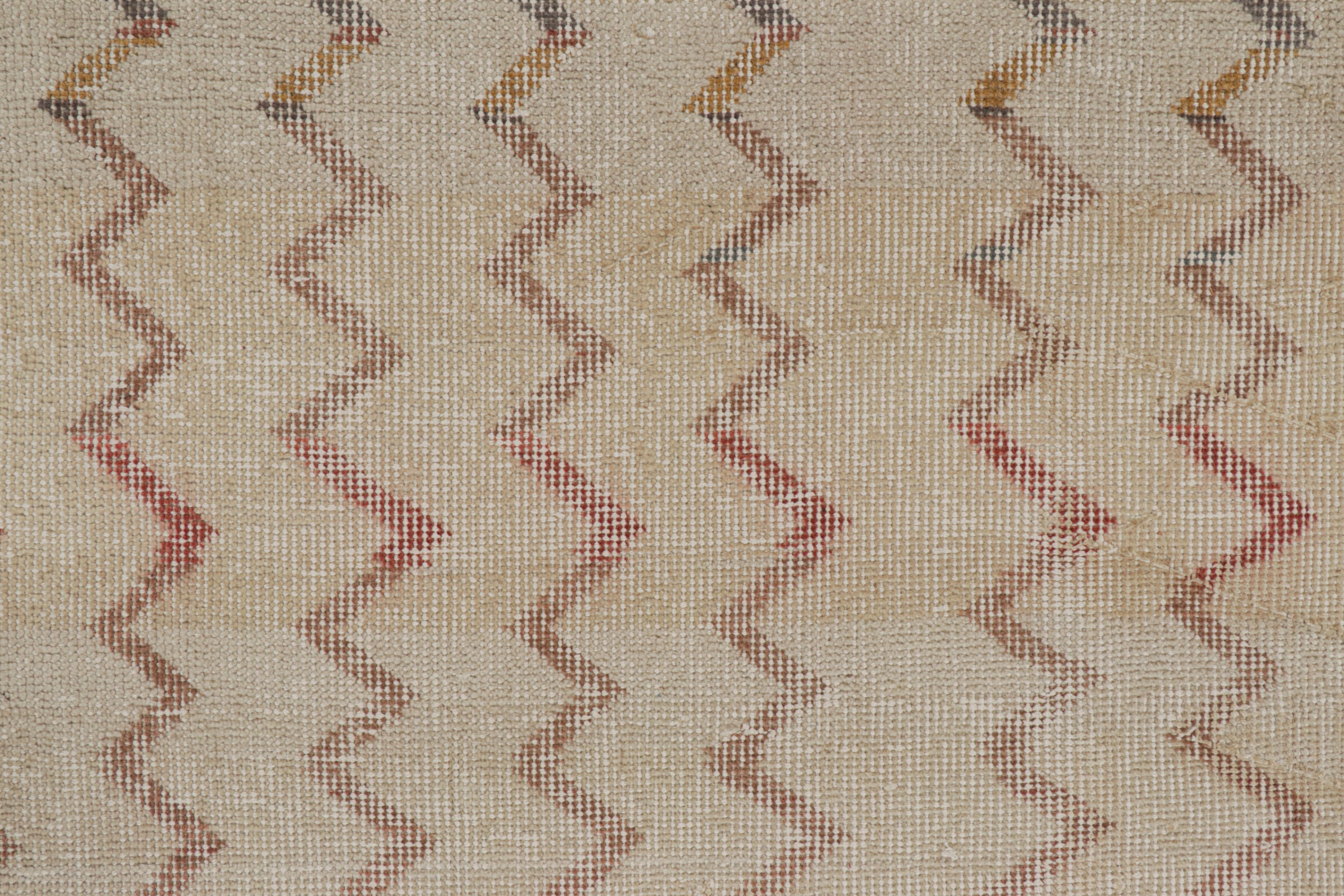 Vintage Zeki Müren Rug in Beige with Polychromatic Chevrons by Rug & Kilim In Good Condition For Sale In Long Island City, NY