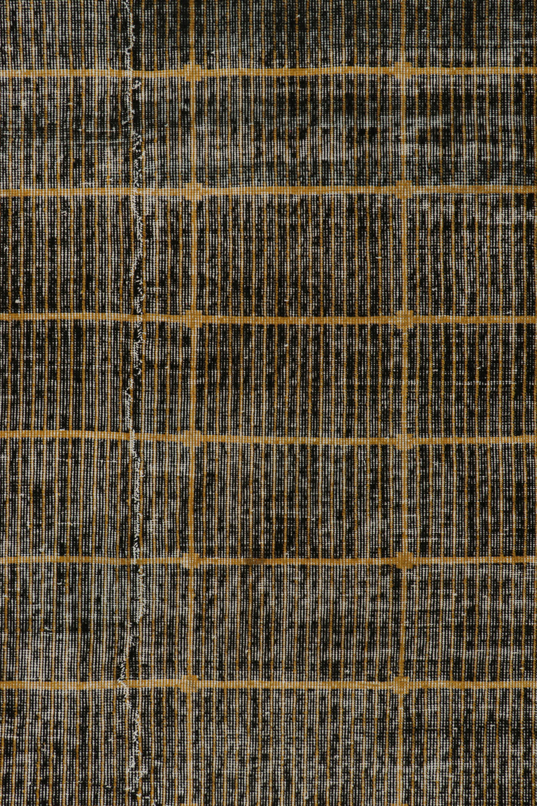 Vintage Zeki Müren Teppich in Schwarz mit goldenem geometrischem Muster, von Rug & Kilim (Mitte des 20. Jahrhunderts) im Angebot