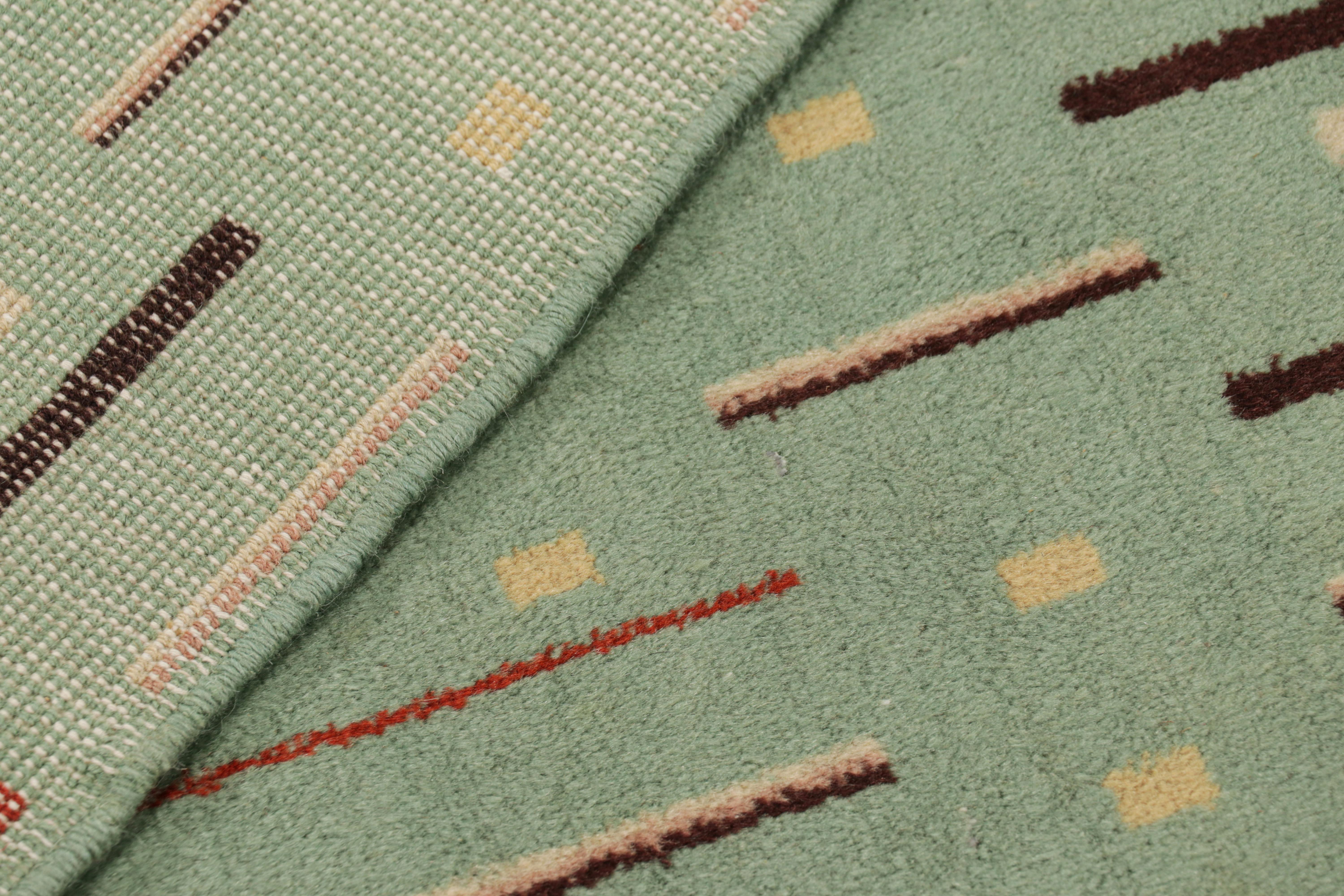 Vintage Zeki Müren Teppich in Celadon mit geometrischen Mustern, von Rug & Kilim im Angebot 1