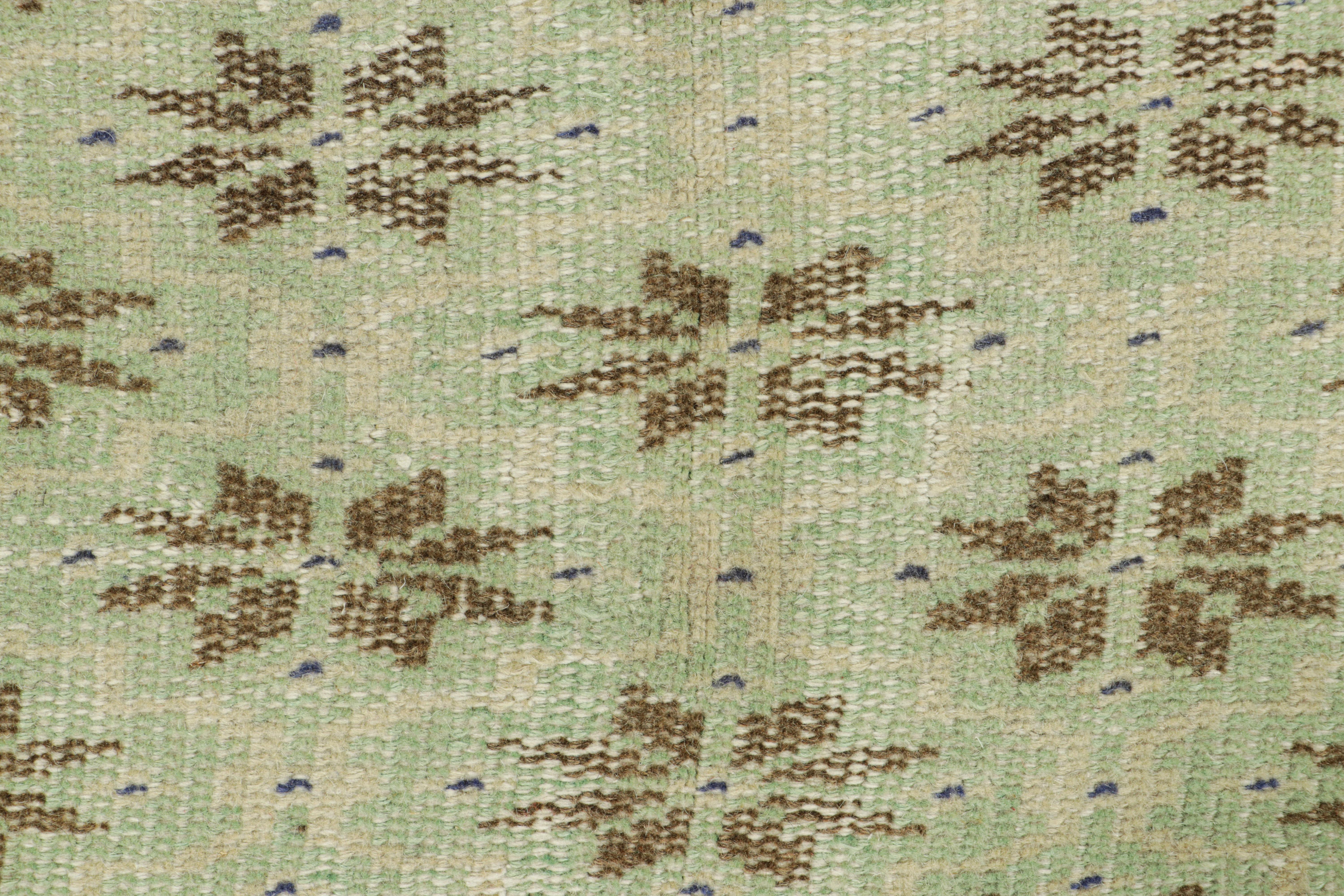 Zeki Müren Teppich in Blau mit braun-beigen Mustern, von Rug & Kilim (Türkisch) im Angebot