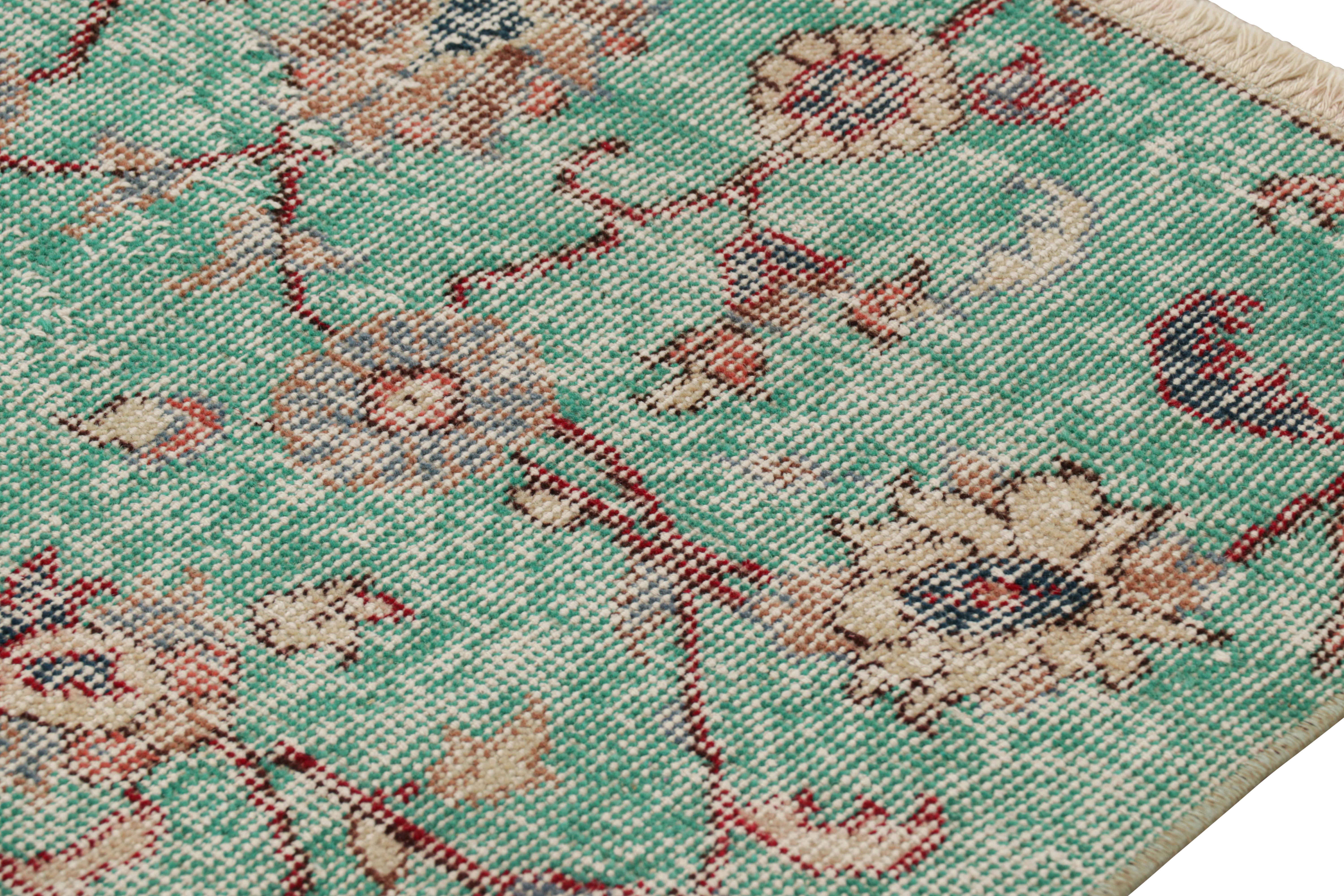 Vintage Zeki Müren Teppich in Blau, mit bunten Blumenmustern von Rug & Kilim (Mitte des 20. Jahrhunderts) im Angebot