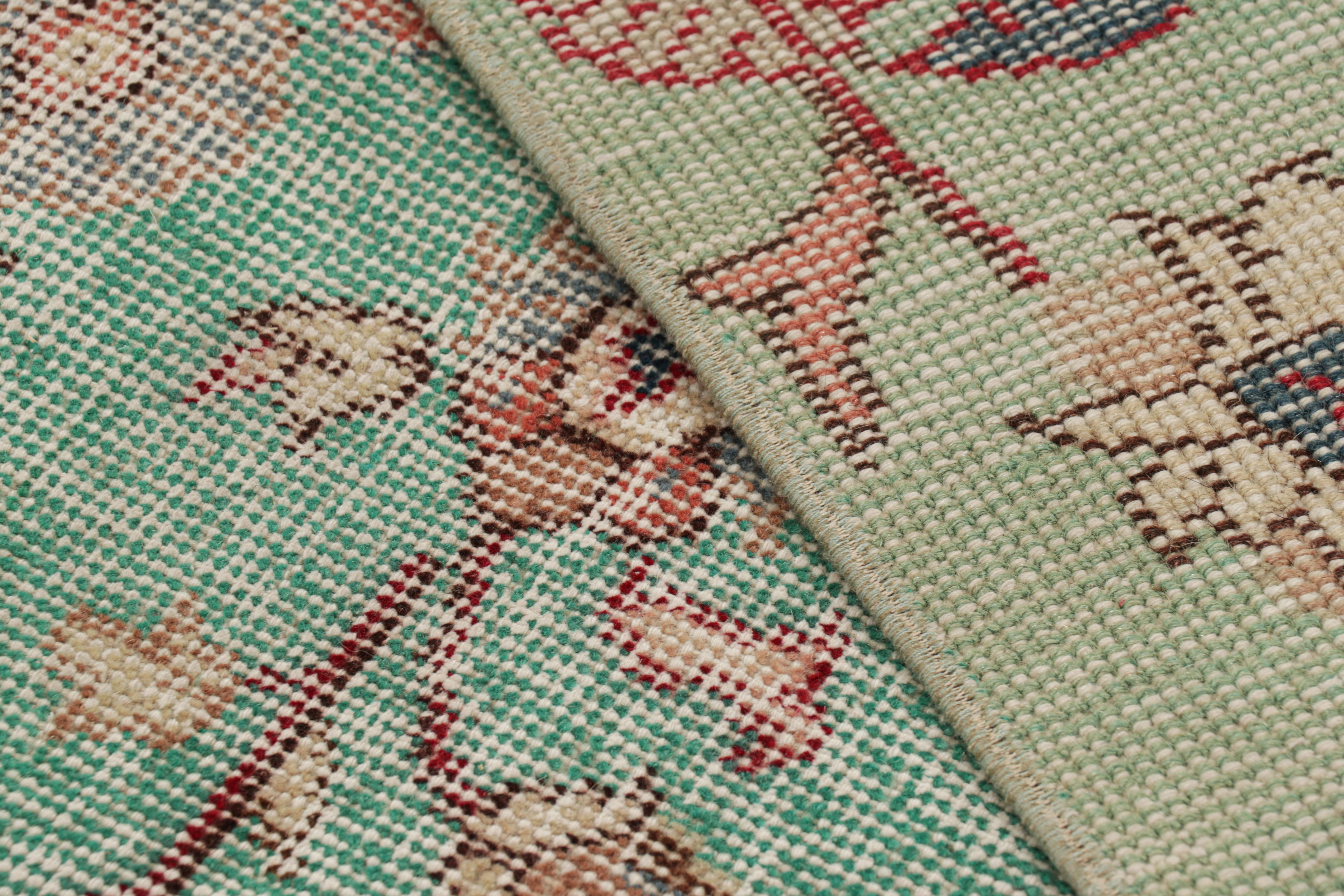 Vintage Zeki Müren Teppich in Blau, mit bunten Blumenmustern von Rug & Kilim (Wolle) im Angebot