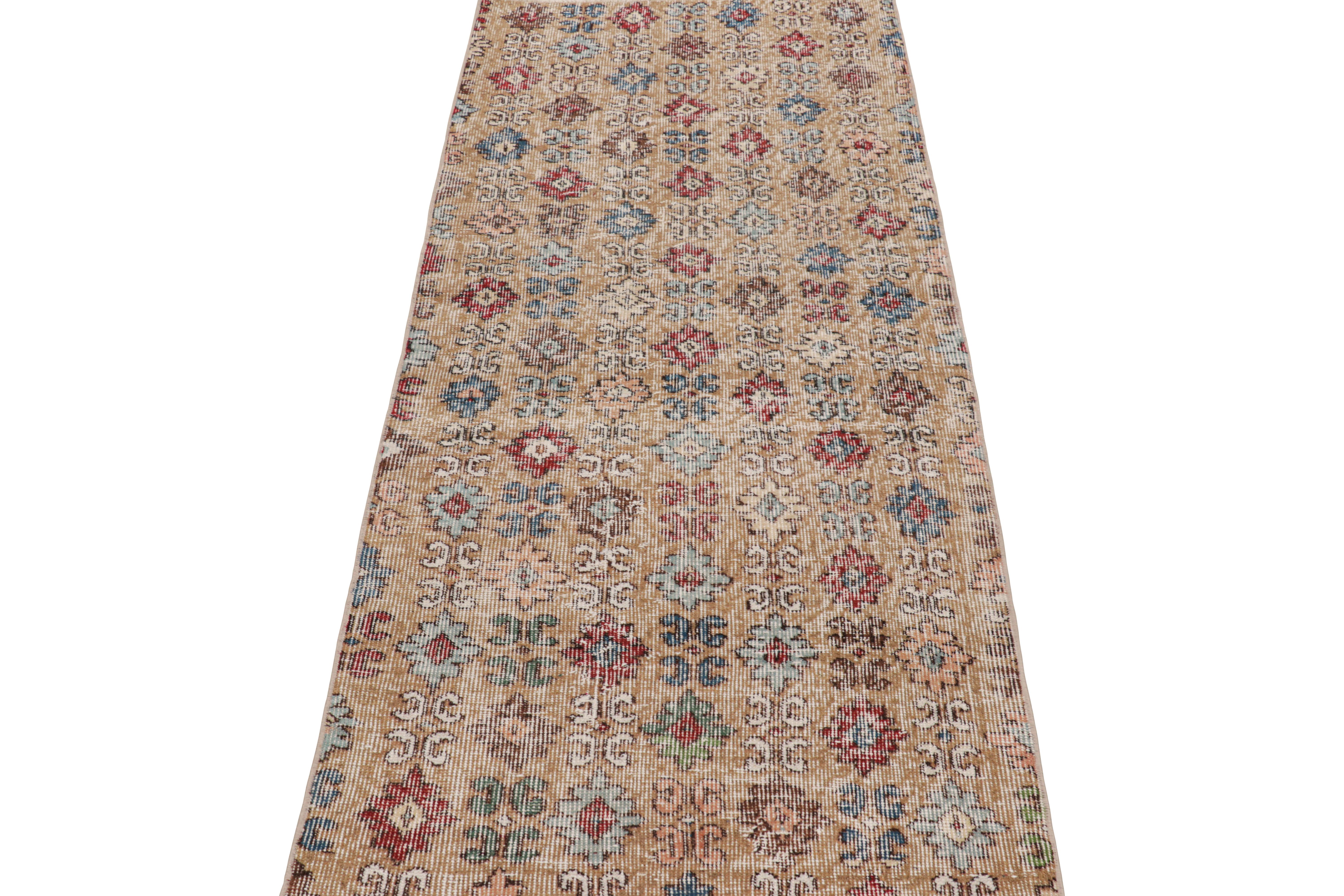 Vintage Zeki Múren Teppich in Brown mit buntem Blumenmuster von Rug & Kilim im Zustand „Gut“ im Angebot in Long Island City, NY