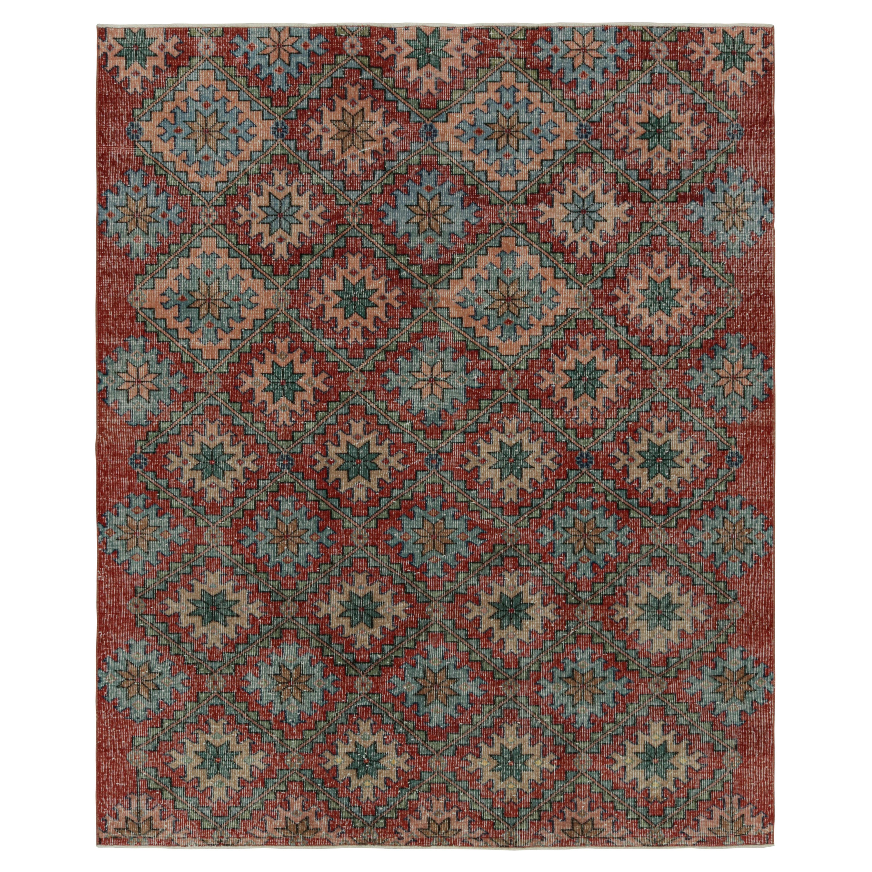 Tappeto Zeki Müren vintage in borgogna con motivi geometrici, da Rug & Kilim