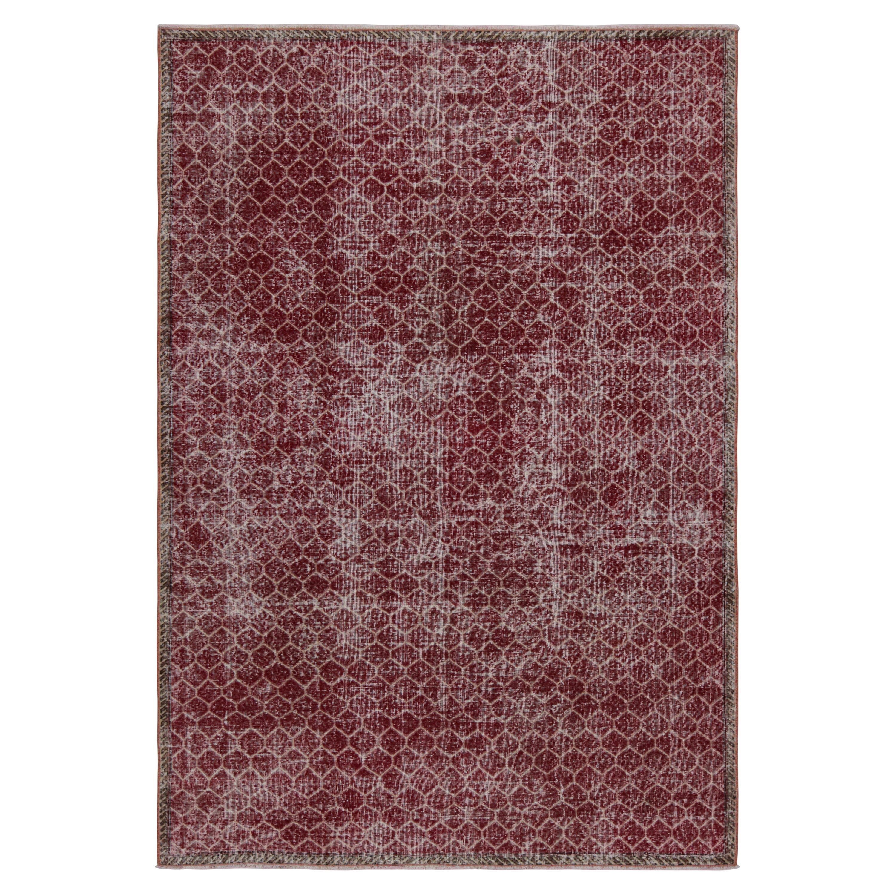 Tappeto Zeki Müren vintage in borgogna con motivi geometrici, da Rug & Kilim