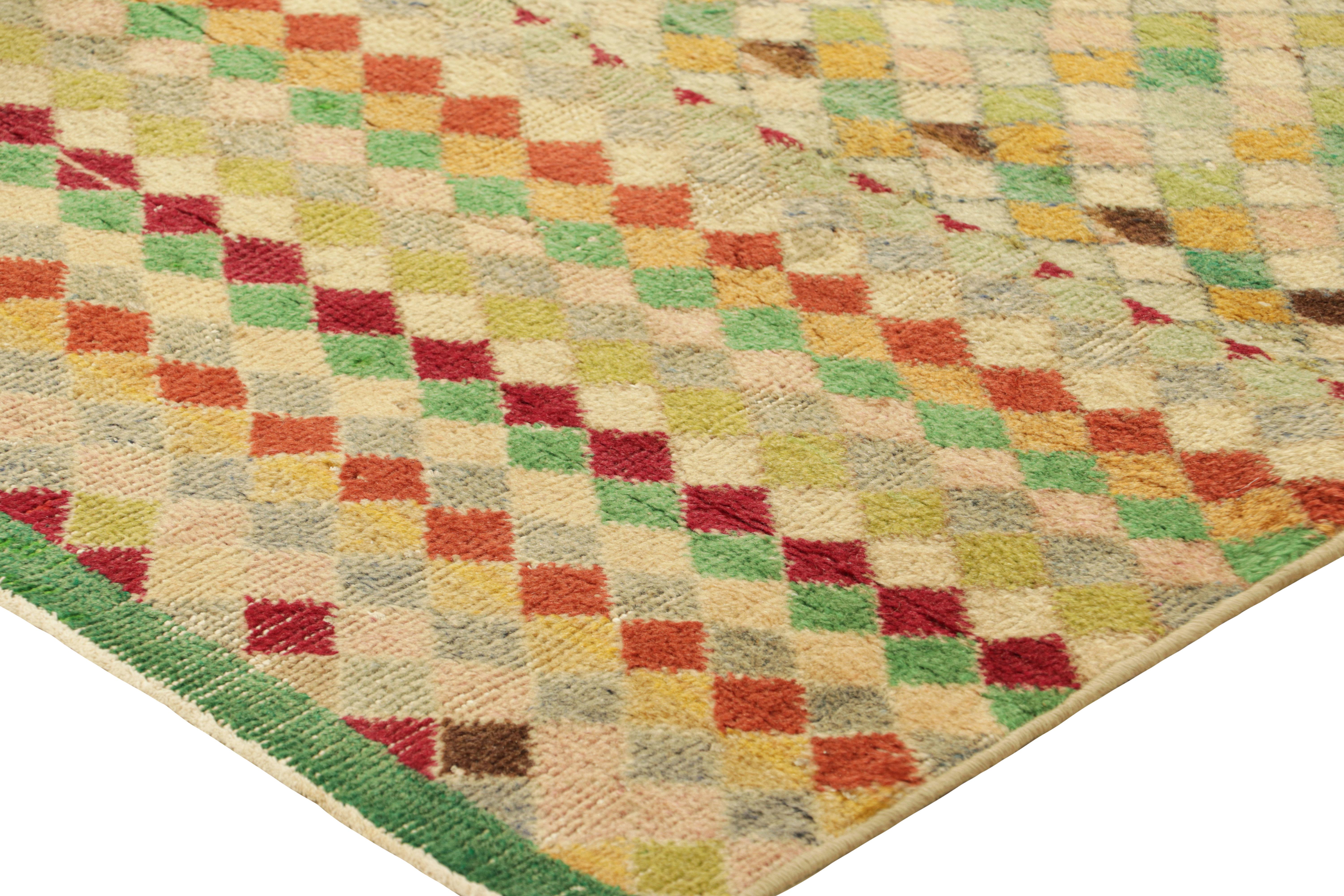 Vintage Zeki Müren Teppich in Creme mit buntem geometrischem Muster  Rug & Kilim (Mitte des 20. Jahrhunderts) im Angebot