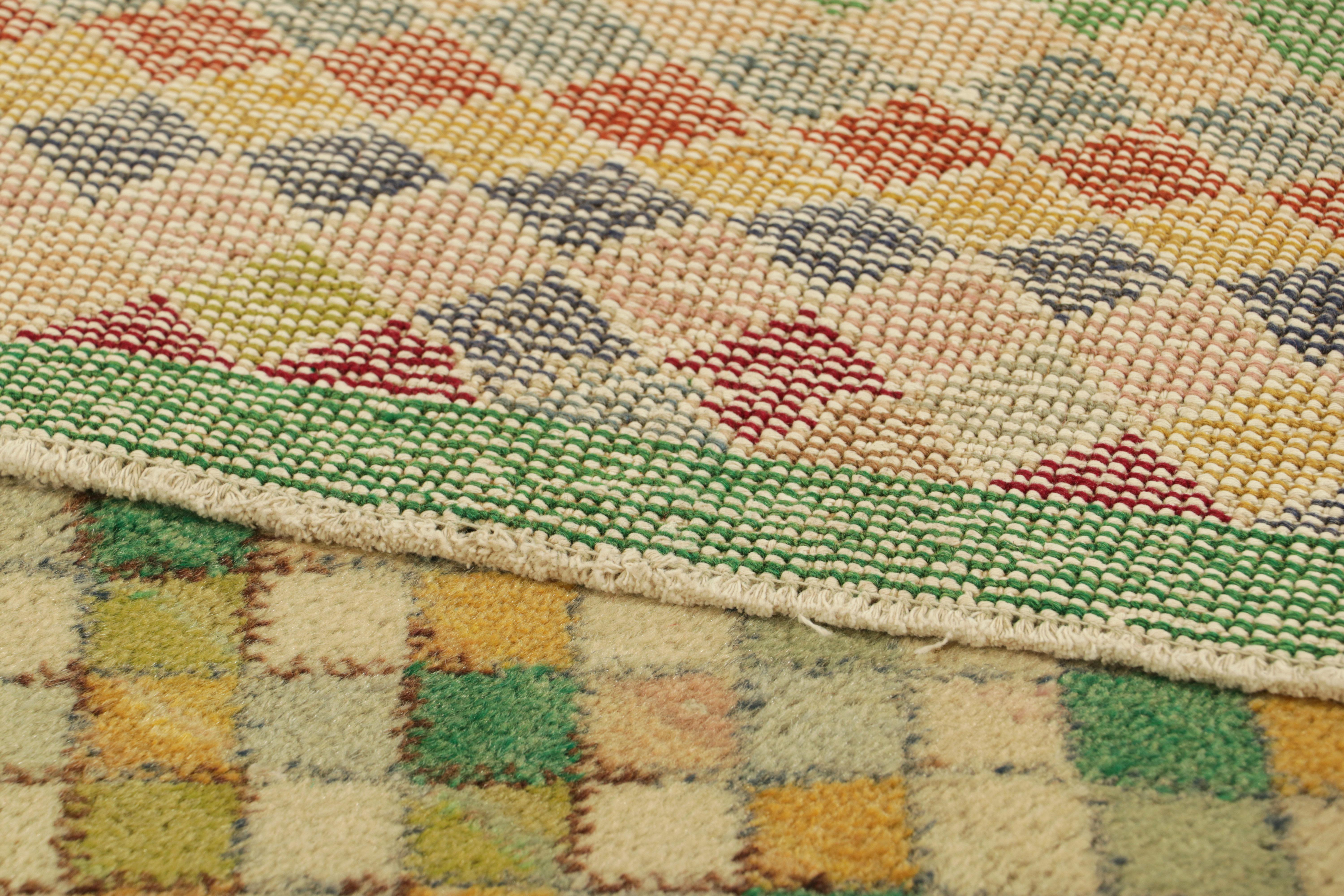 Vintage Zeki Müren Teppich in Creme mit buntem geometrischem Muster  Rug & Kilim (Wolle) im Angebot