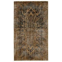 Tapis vintage Zeki Müren à motifs dorés, Brown et noirs, de Rug & Kilim