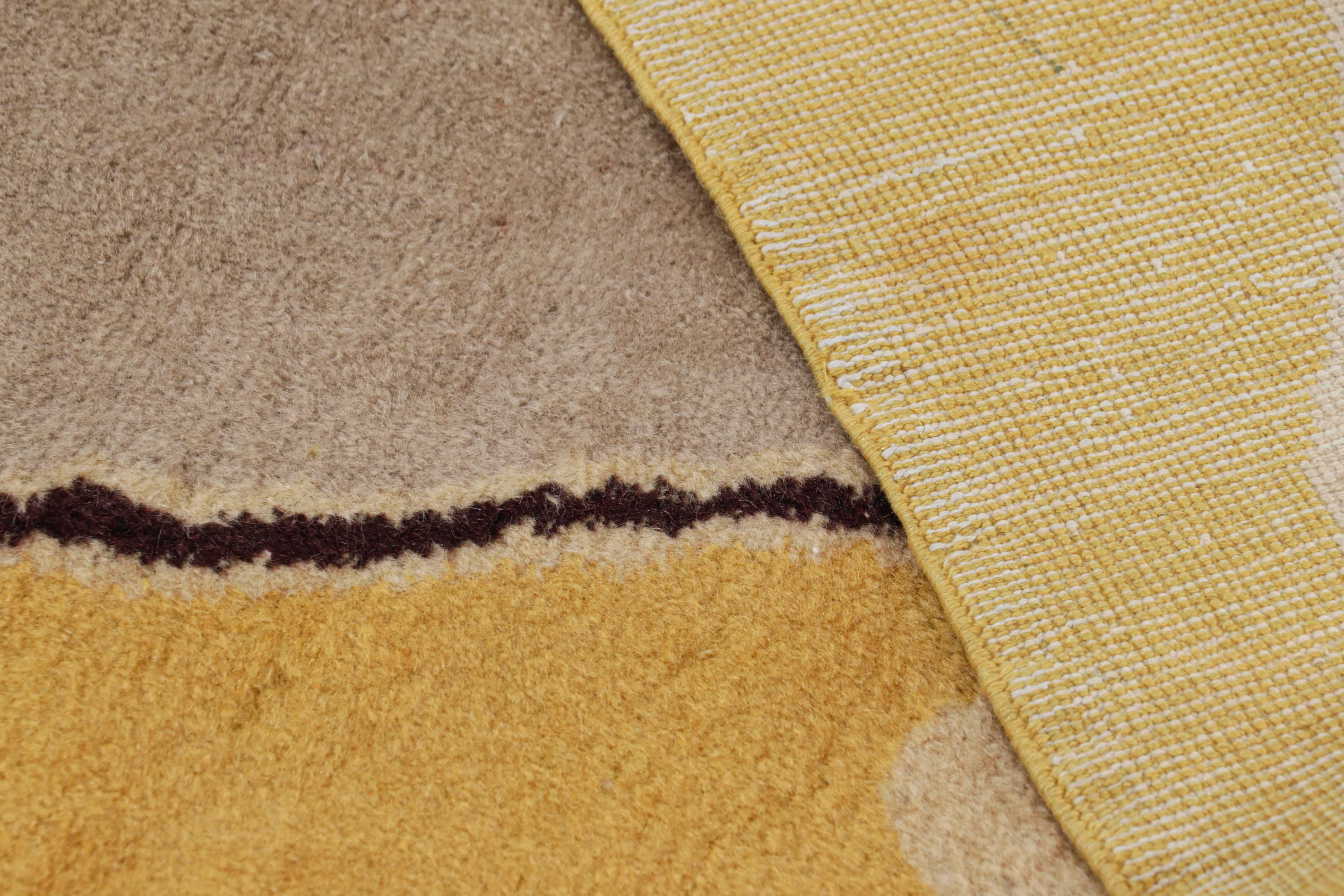 Vintage Zeki Müren Teppich in Gold mit abstrakten geometrischen Mustern  Rug & Kilim (Wolle) im Angebot