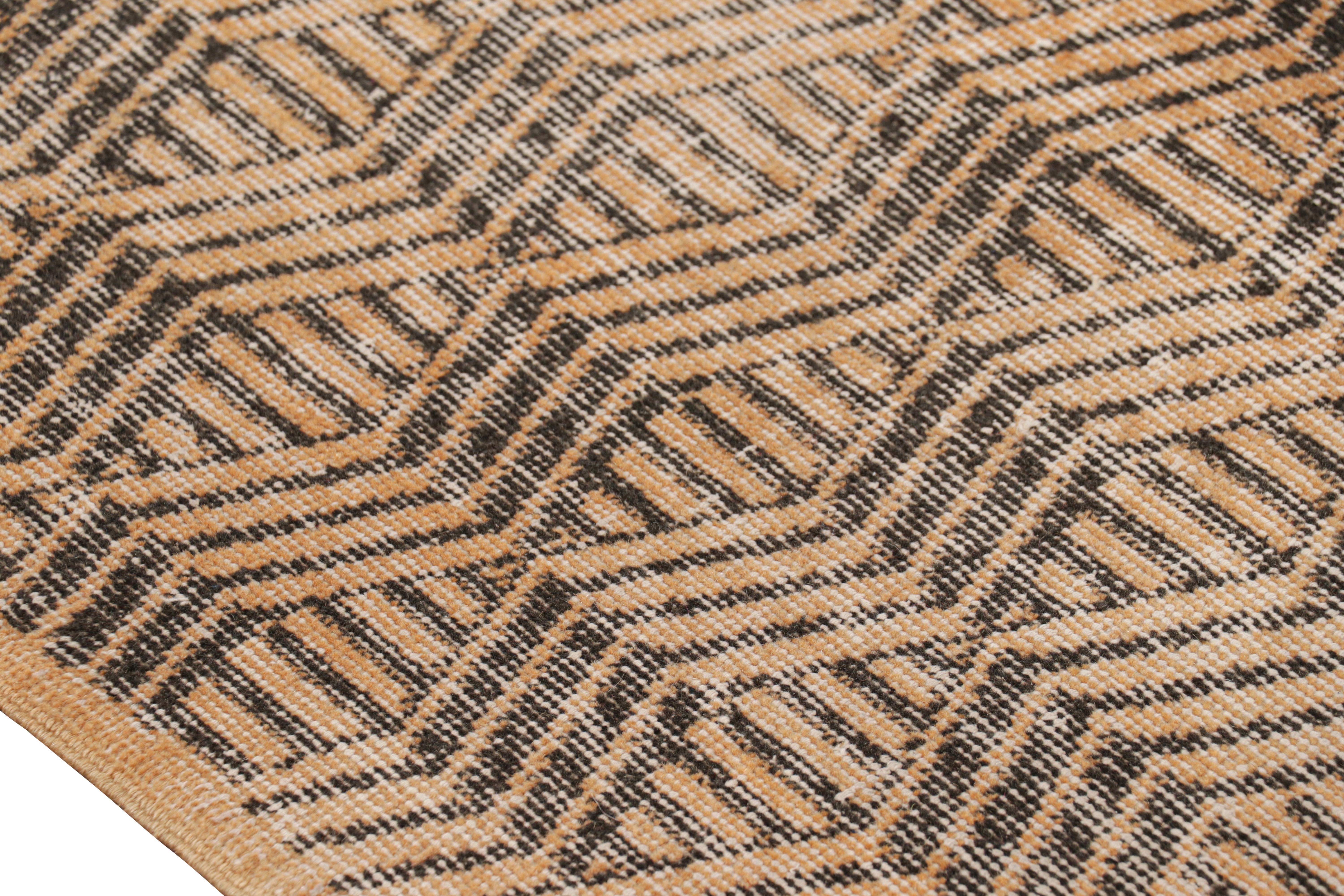 Metà XX secolo Tappeto vintage Zeki Müren in oro con motivi geometrici marroni, da Rug & Kilim in vendita