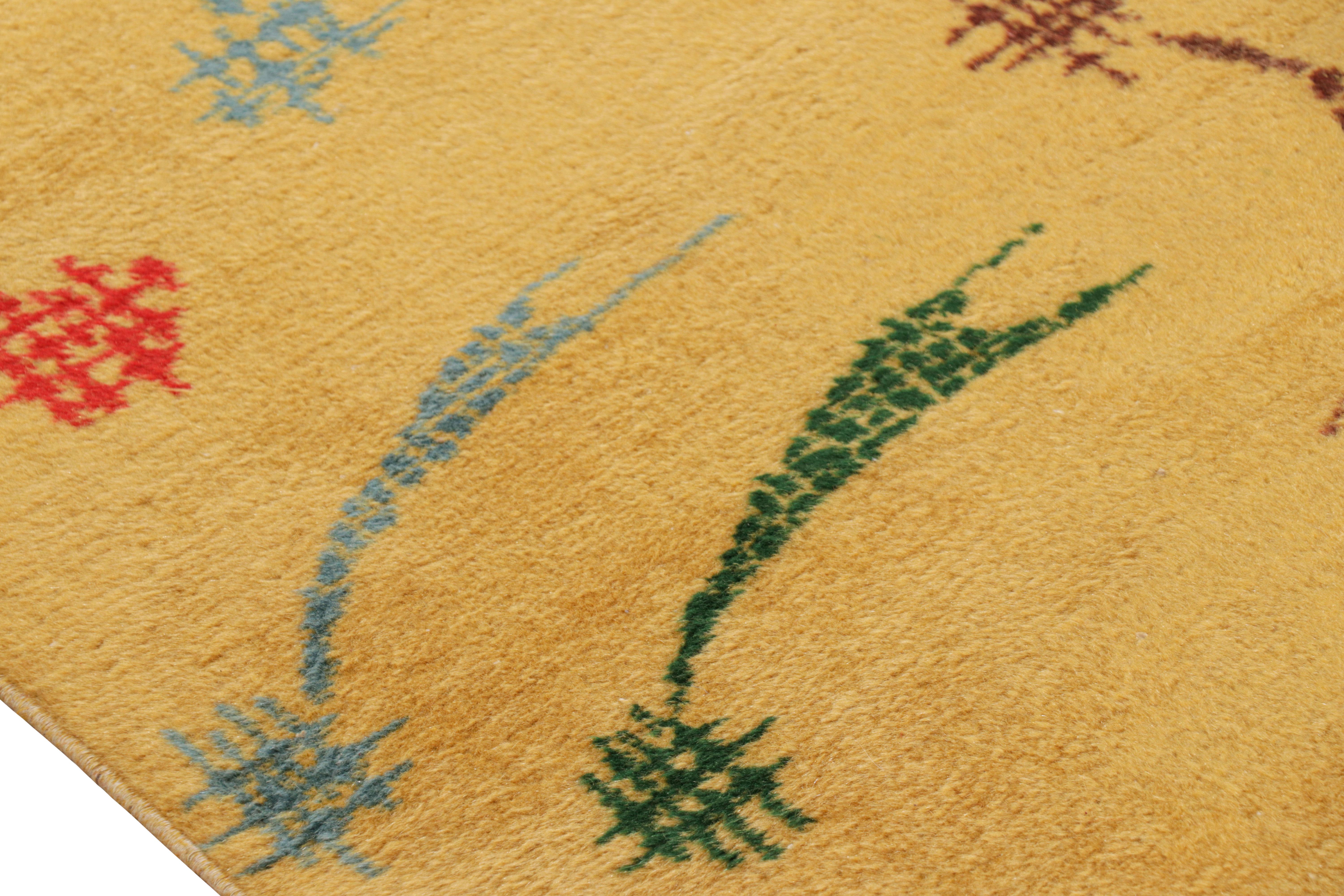 Alter Zeki Müren Teppich in Gold mit geometrischen Mustern, von Rug & Kilim (Türkisch) im Angebot