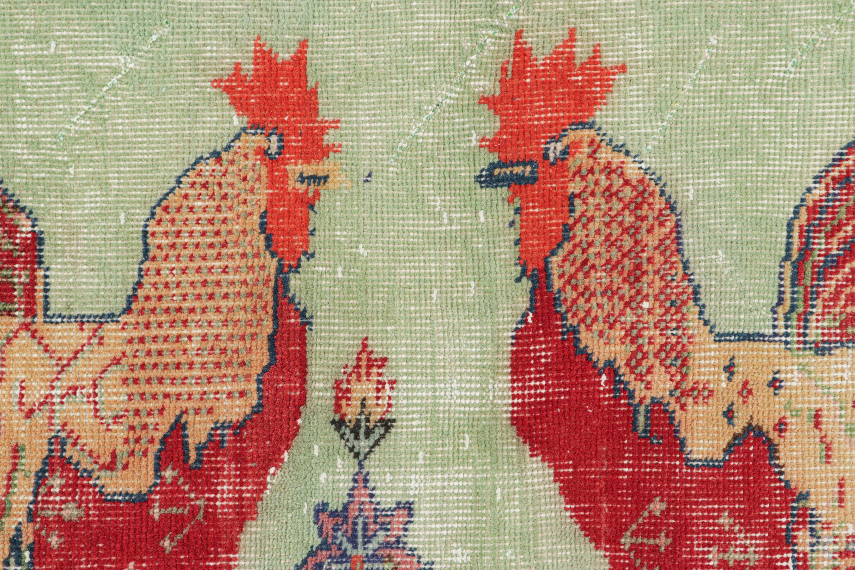 Vintage Zeki Müren Teppich in Grün, Rot, mit Hahn-Muster von Rug & Kilim (Moderne der Mitte des Jahrhunderts) im Angebot