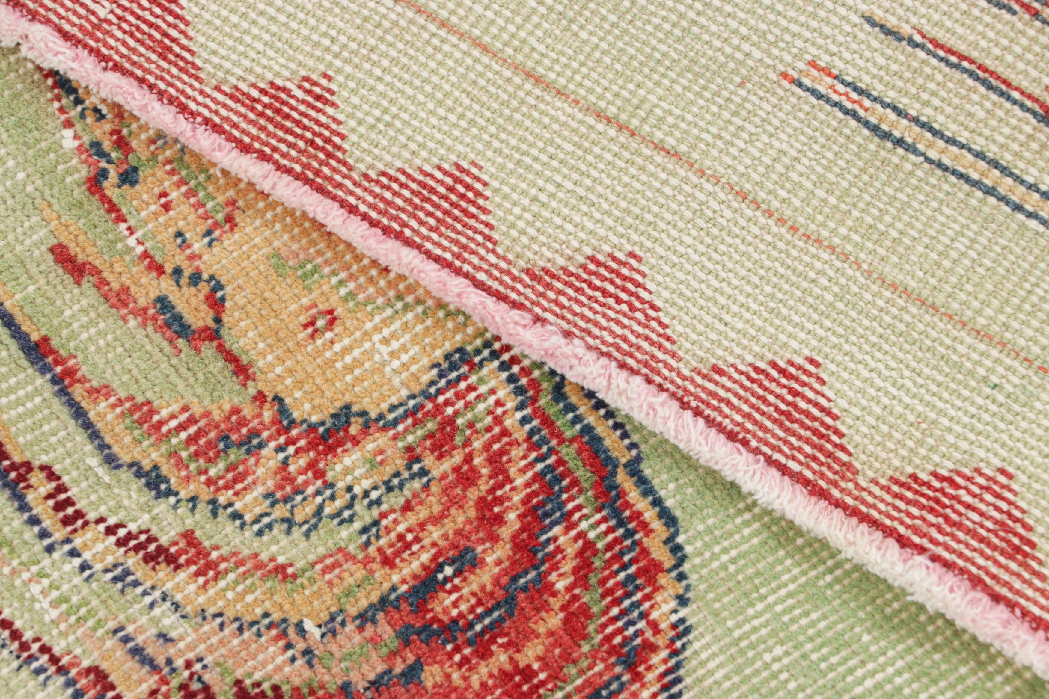 Vintage Zeki Müren Teppich in Grün, Rot, mit Hahn-Muster von Rug & Kilim (Mitte des 20. Jahrhunderts) im Angebot