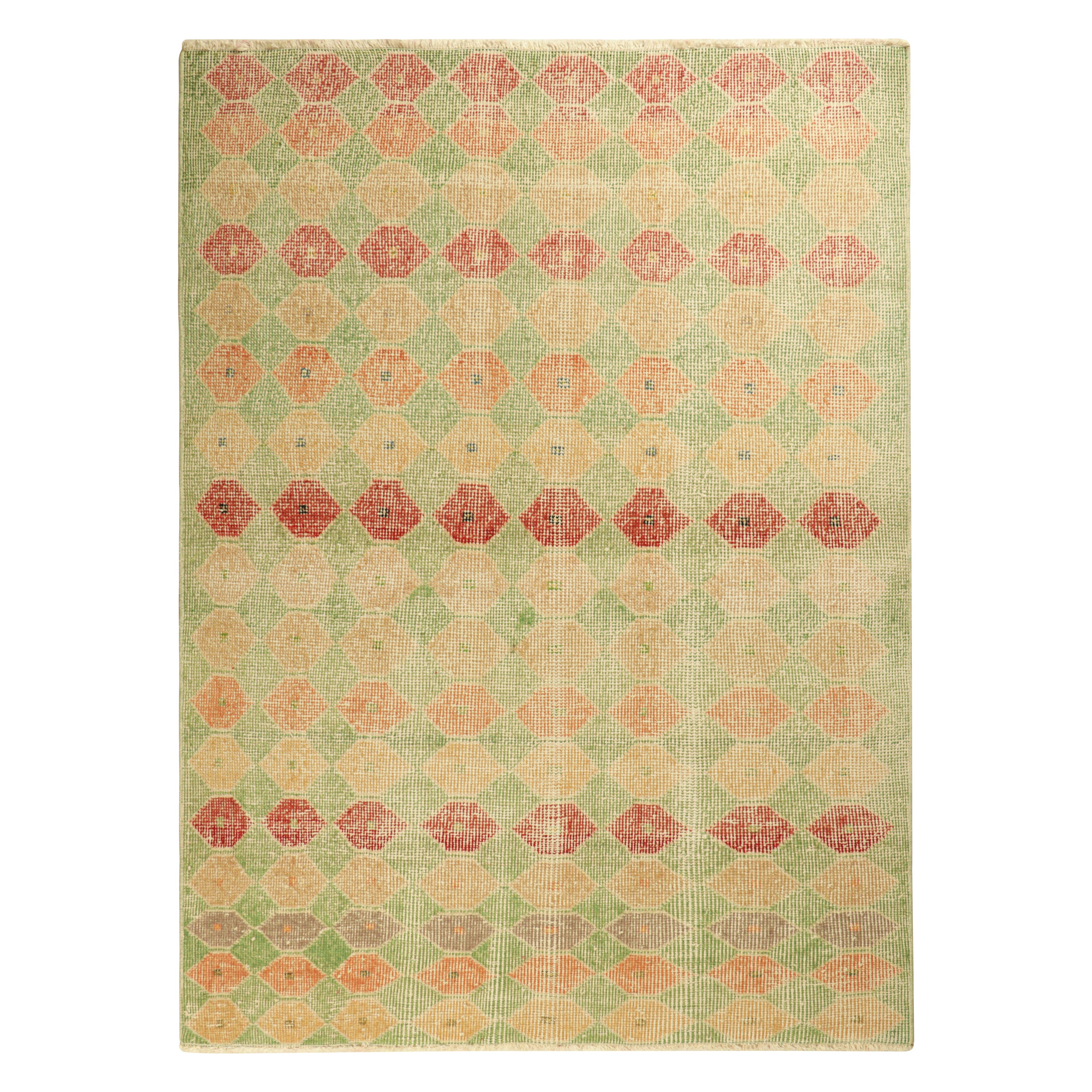 Vintage Zeki Müren Teppich in Grün mit buntem geometrischem Muster von Rug & Kilim
