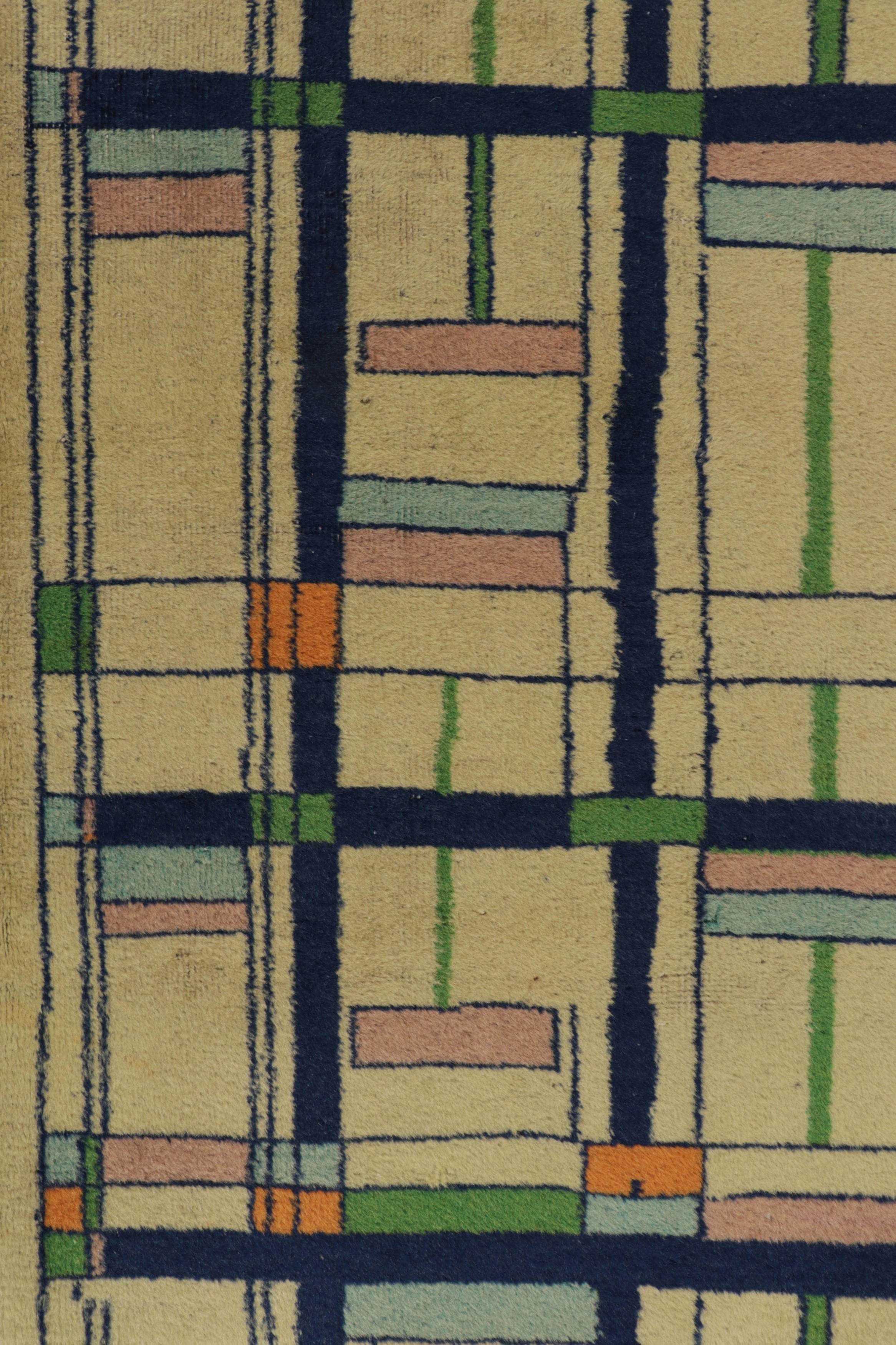 Vintage By Zeki Müren Teppich in Grün mit buntem geometrischem Muster - Rug & Kilim (Türkisch) im Angebot
